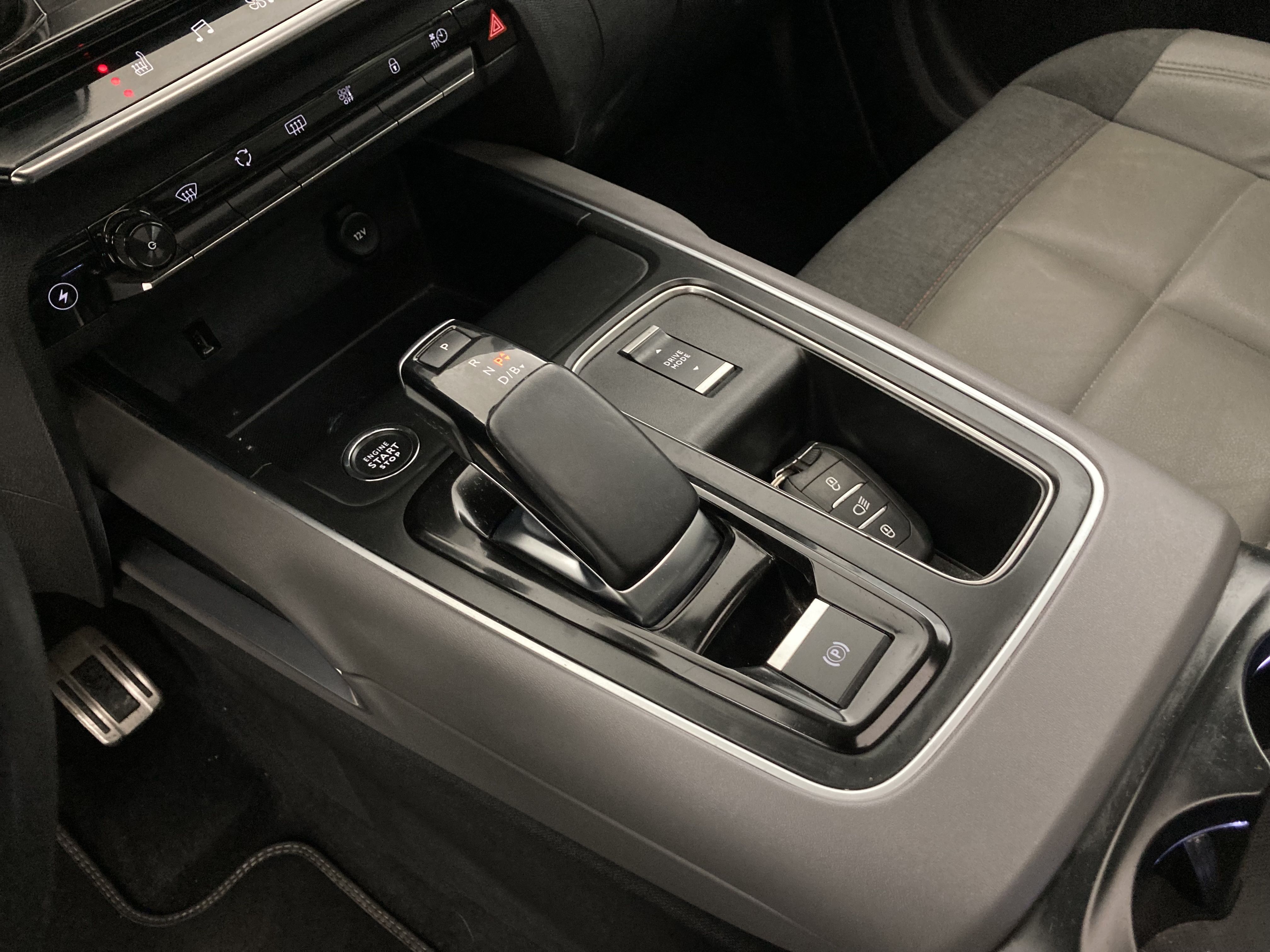 citroen c5 aircross shine 1.6 PURETECH HYBRID 225 E-EAT 2022 blanco nacarado / negro 11