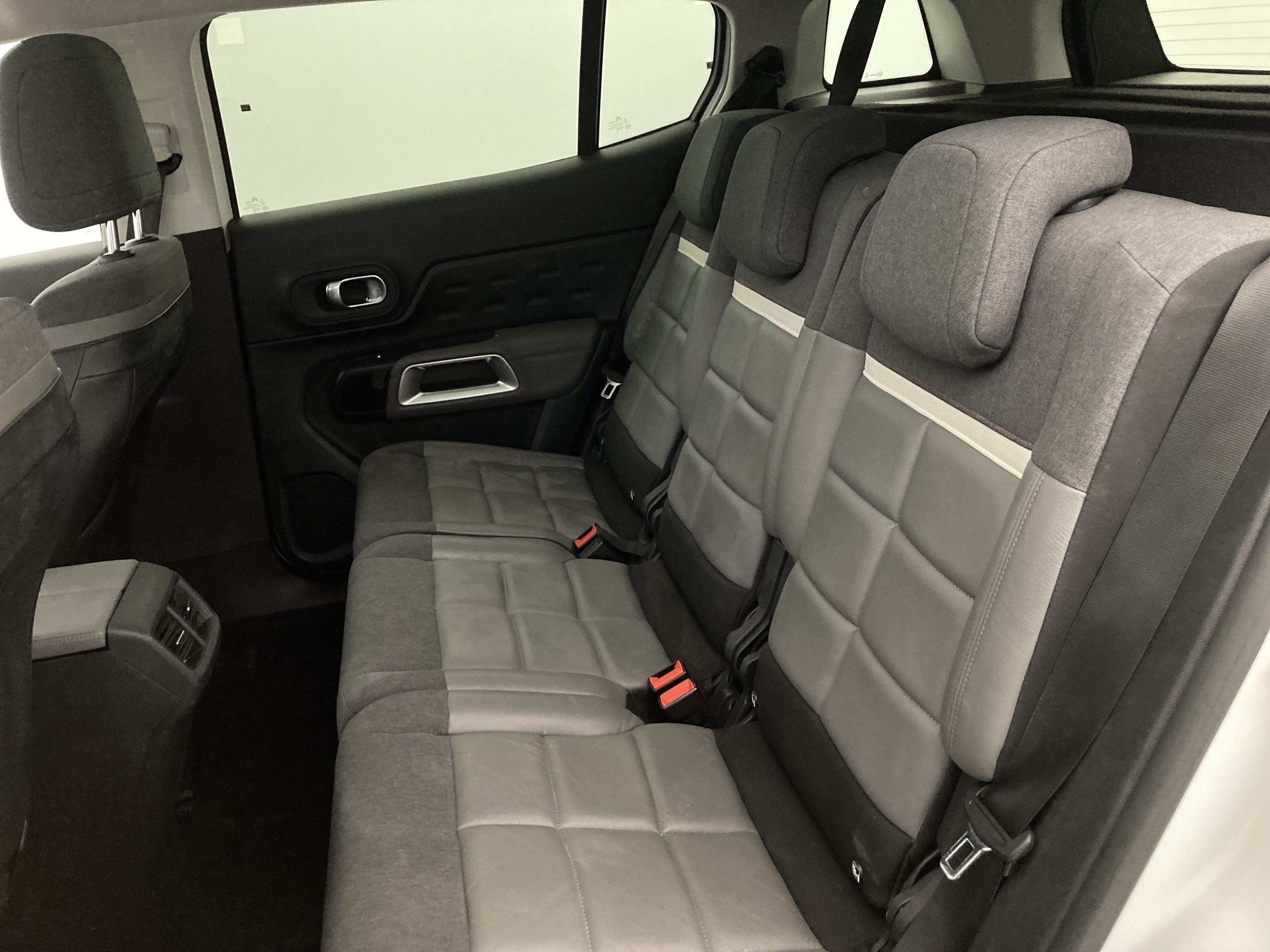 citroen c5 aircross shine 1.6 PURETECH HYBRID 225 E-EAT 2022 blanco nacarado / negro 20