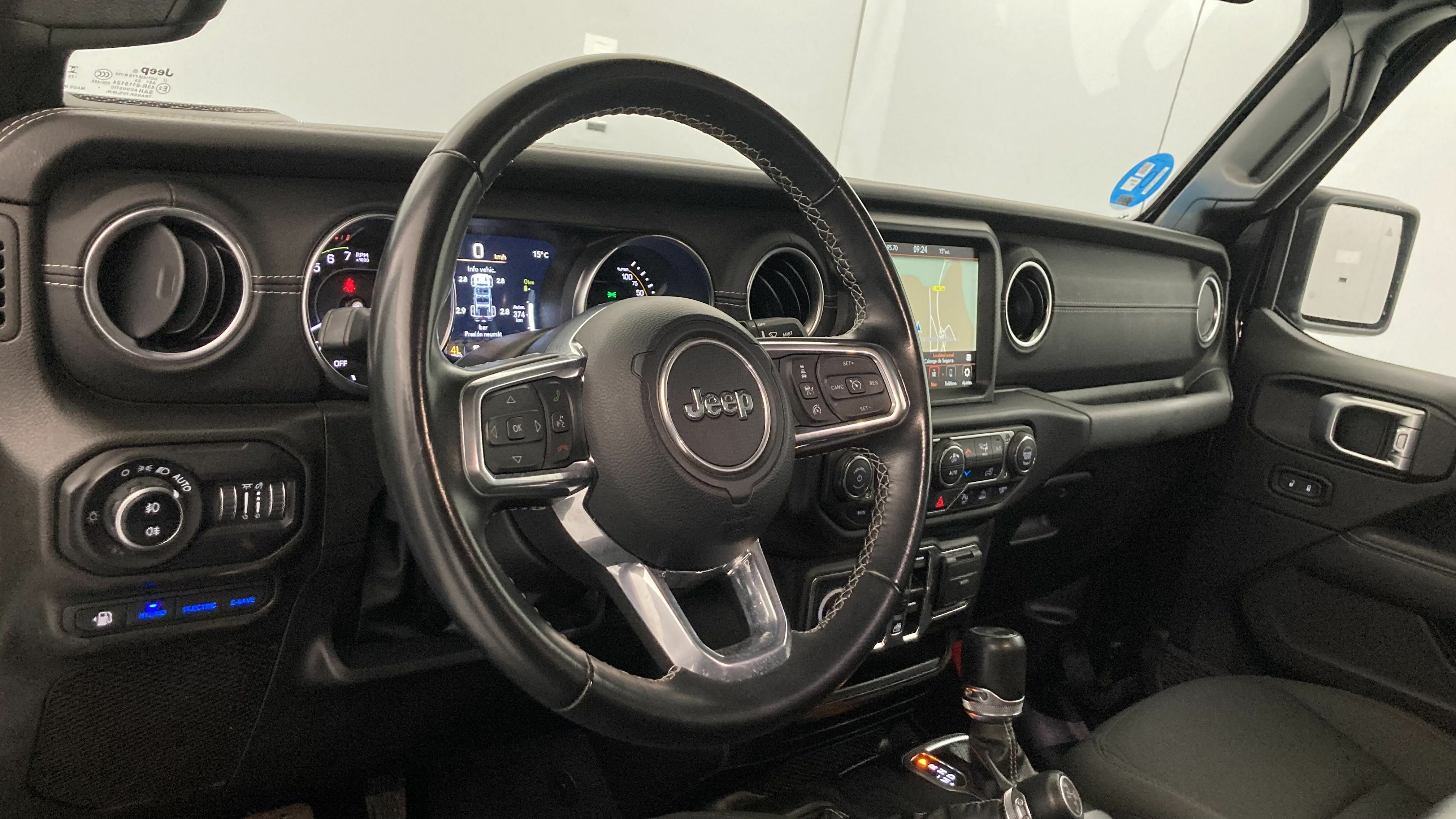 jeep wrangler sahara 2.0 PHEV 380 8ATX 2022 negro 15