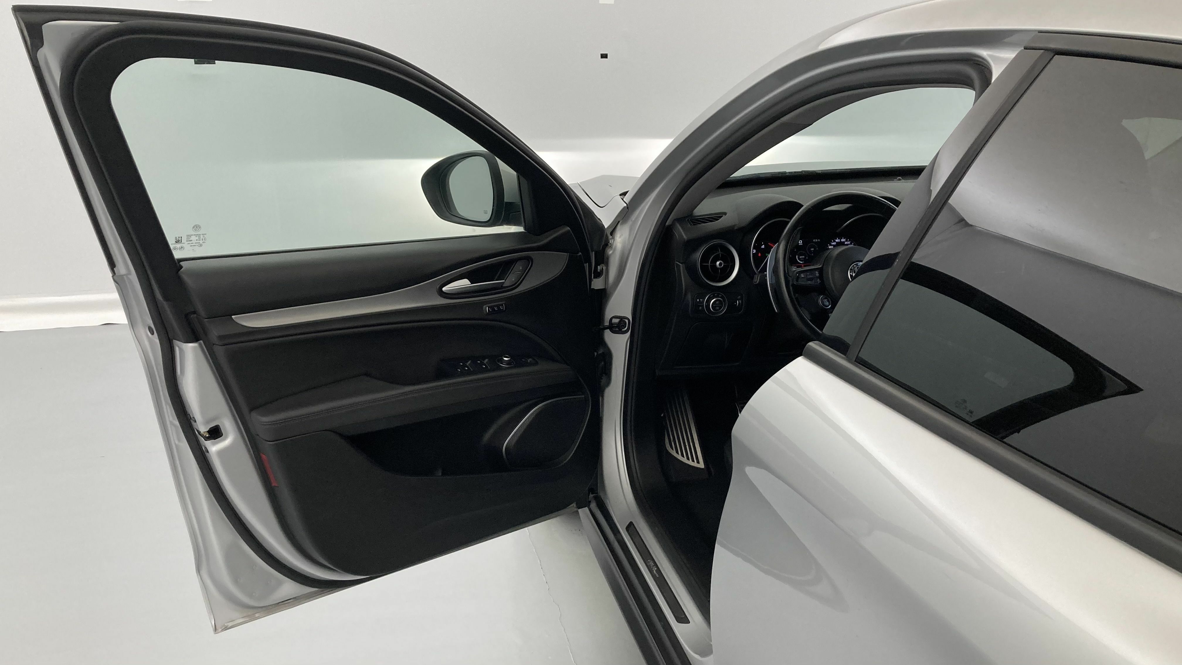 alfa romeo stelvio sprint 2.2 JTD 190 AWD CA 2022 silverstone grey 13