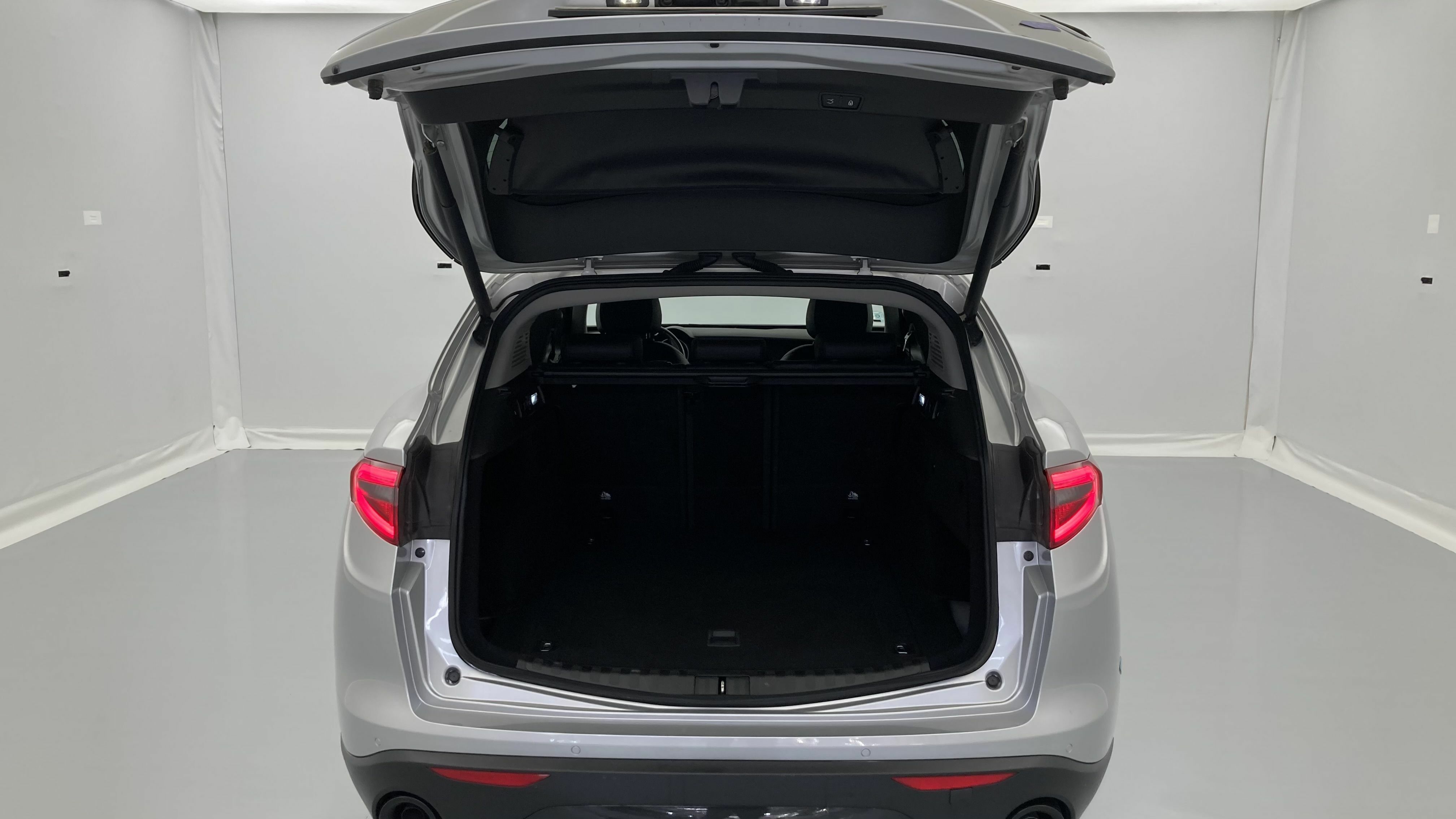 alfa romeo stelvio sprint 2.2 JTD 190 AWD CA 2022 silverstone grey 24