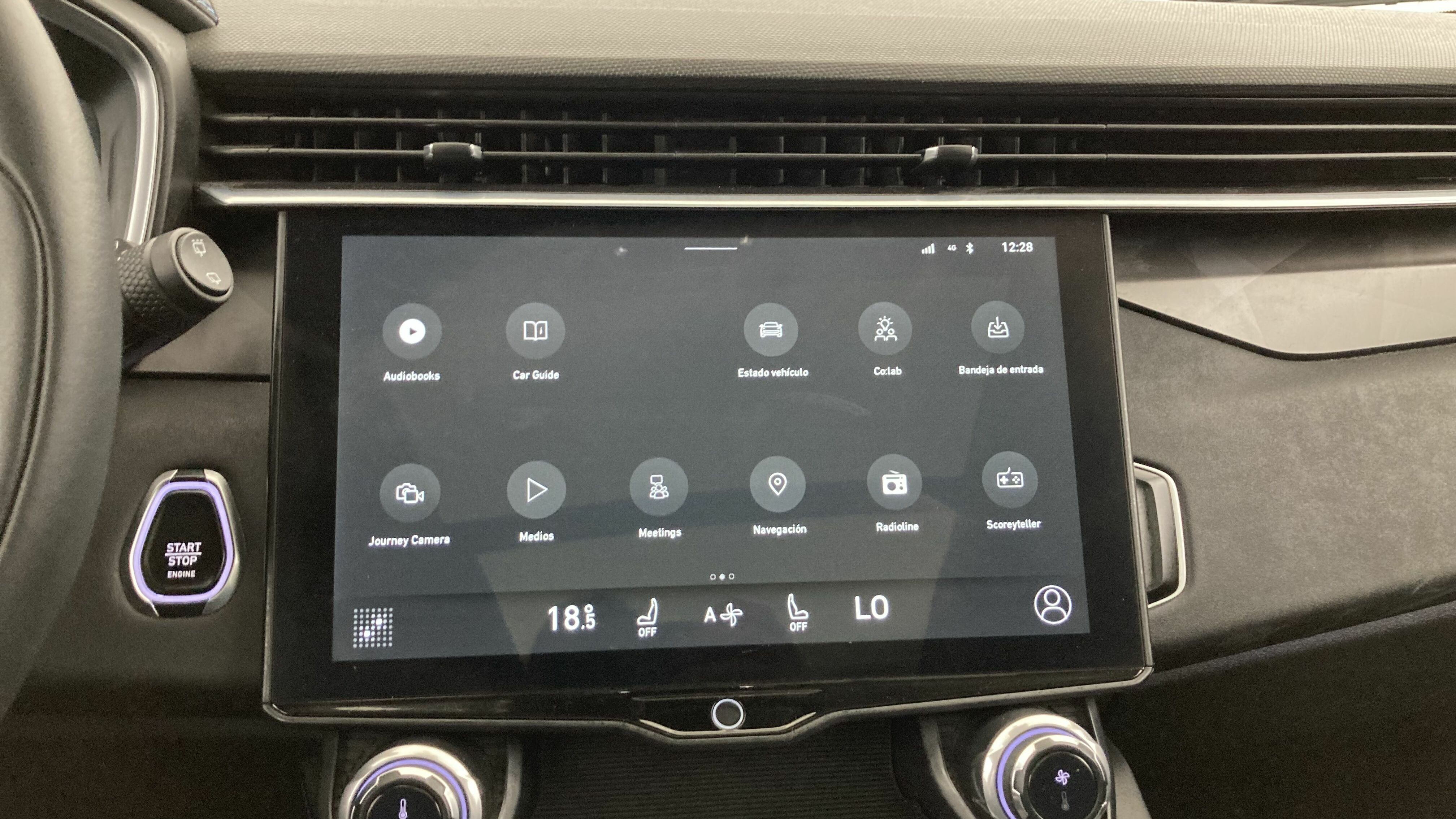 lynk&co 1 nv 1.5 PHEV 261 2022 black 32