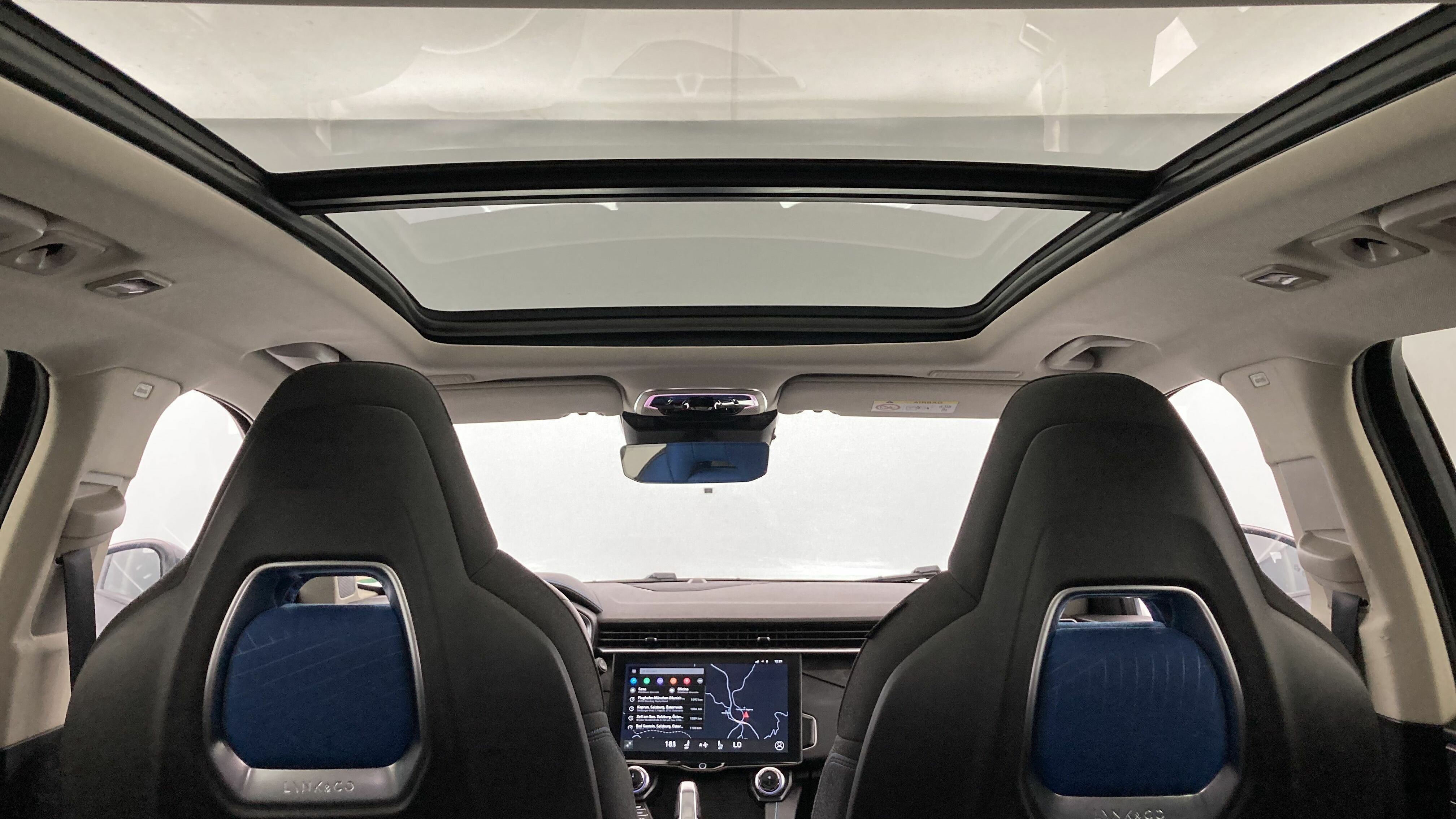 lynk&co 1 nv 1.5 PHEV 261 2022 black 33