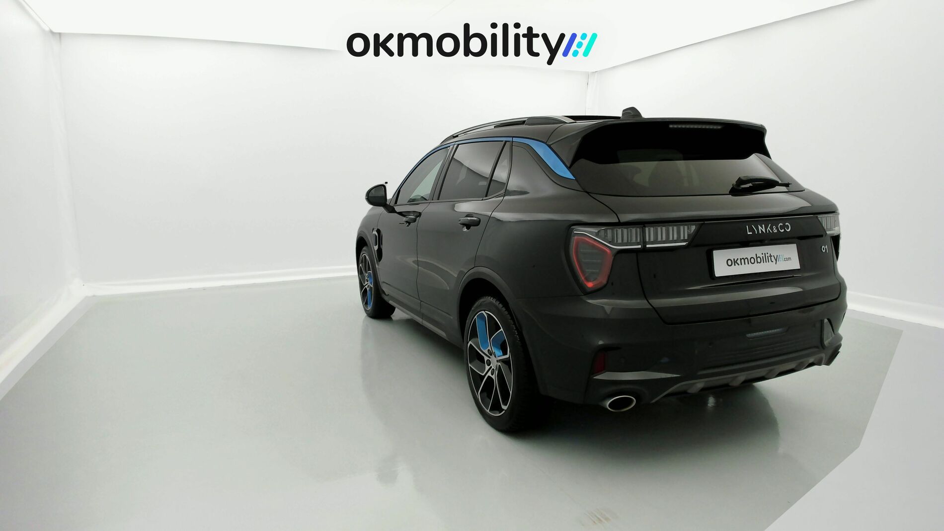 lynk&co 1 nv 1.5 PHEV 261 2022 black 10