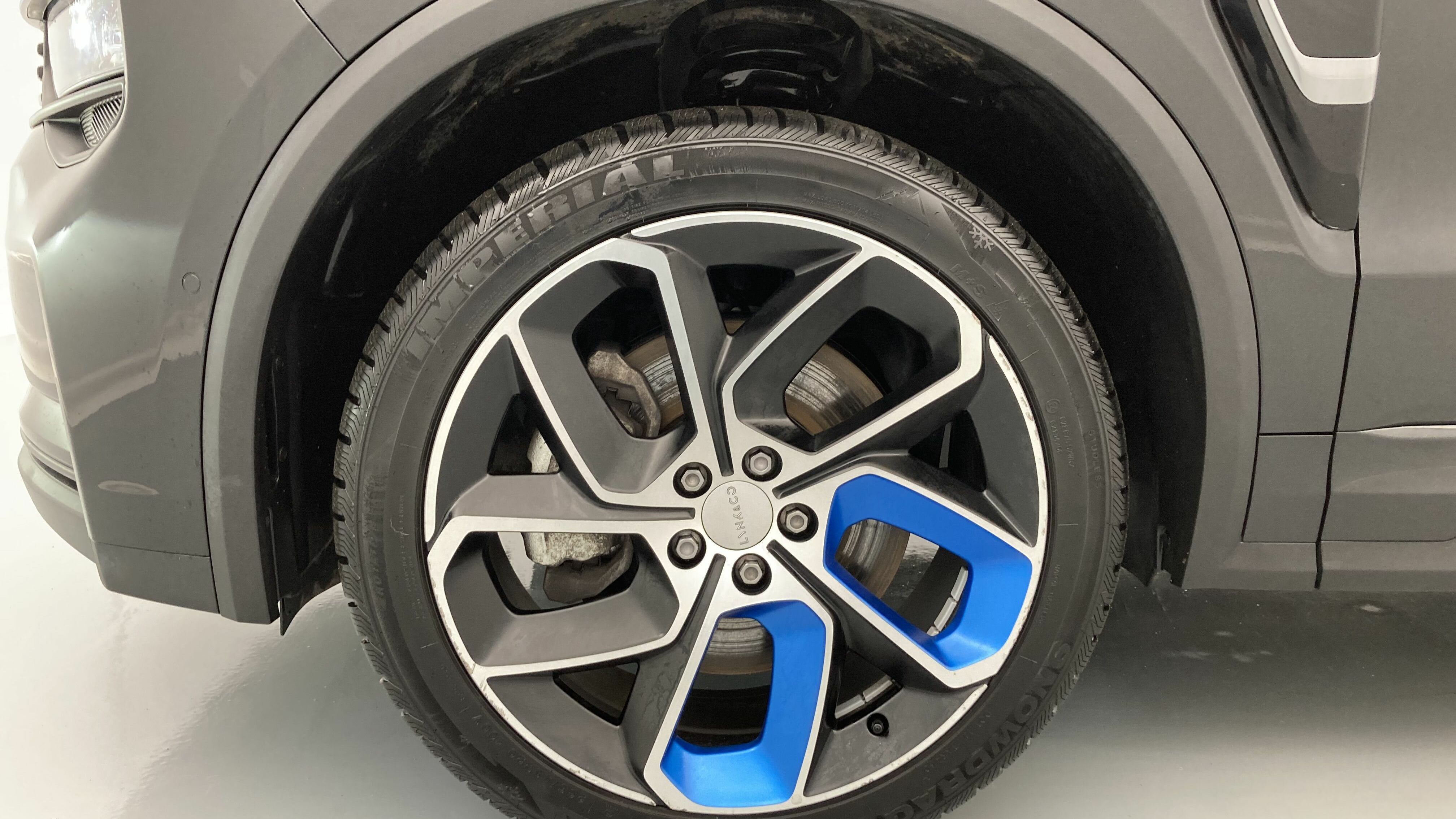 lynk&co 1 nv 1.5 PHEV 261 2022 black 28