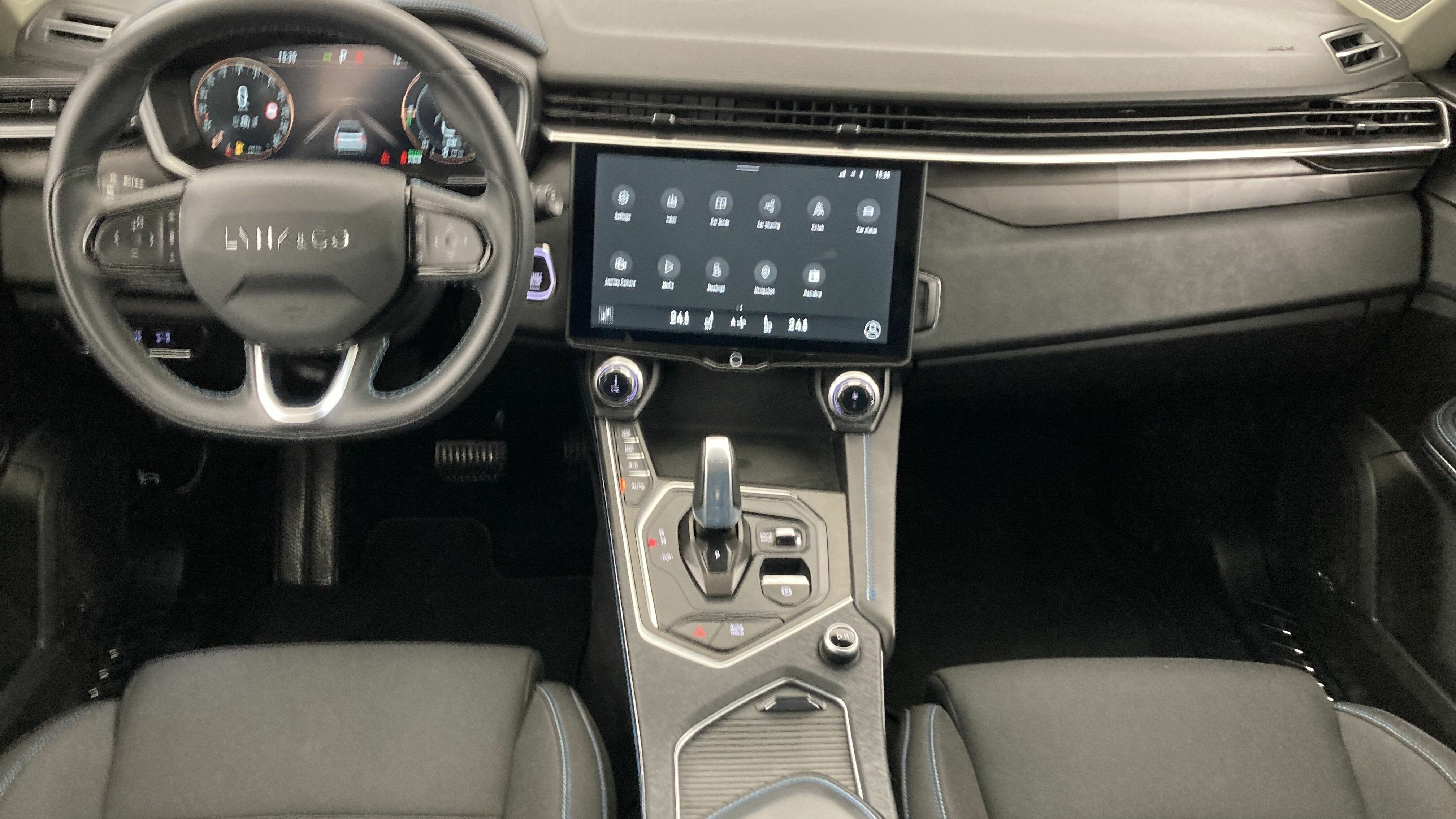 lynk&co 1 nv 1.5 PHEV 261 2022 black 17