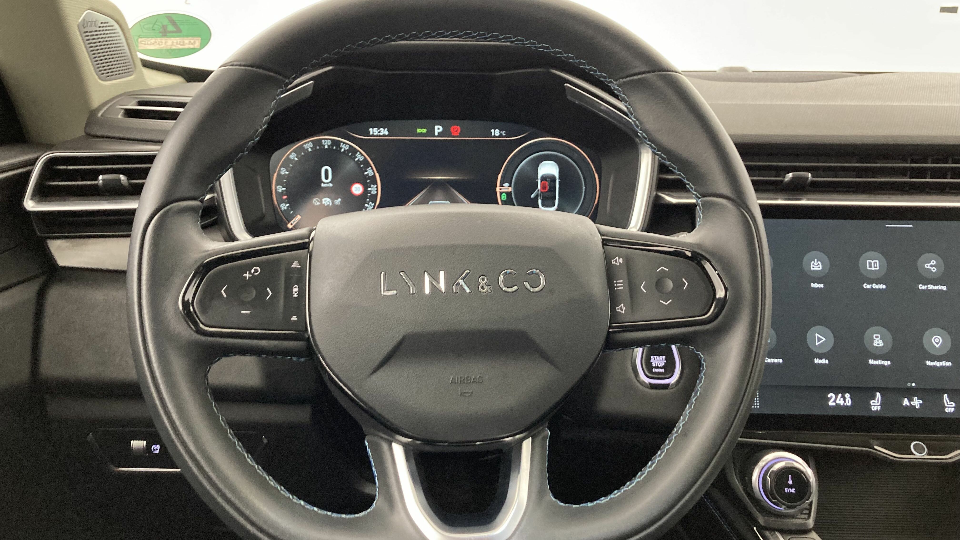 lynk&co 1 nv 1.5 PHEV 261 2022 black 18