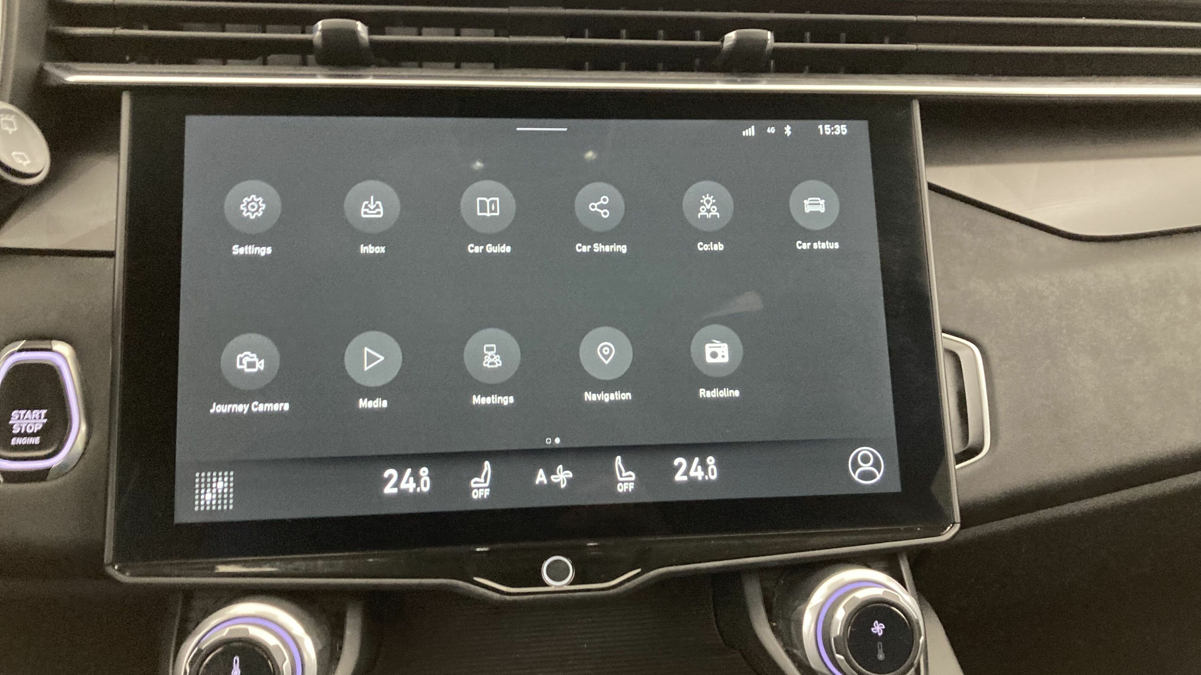 lynk&co 1 nv 1.5 PHEV 261 2022 black 32