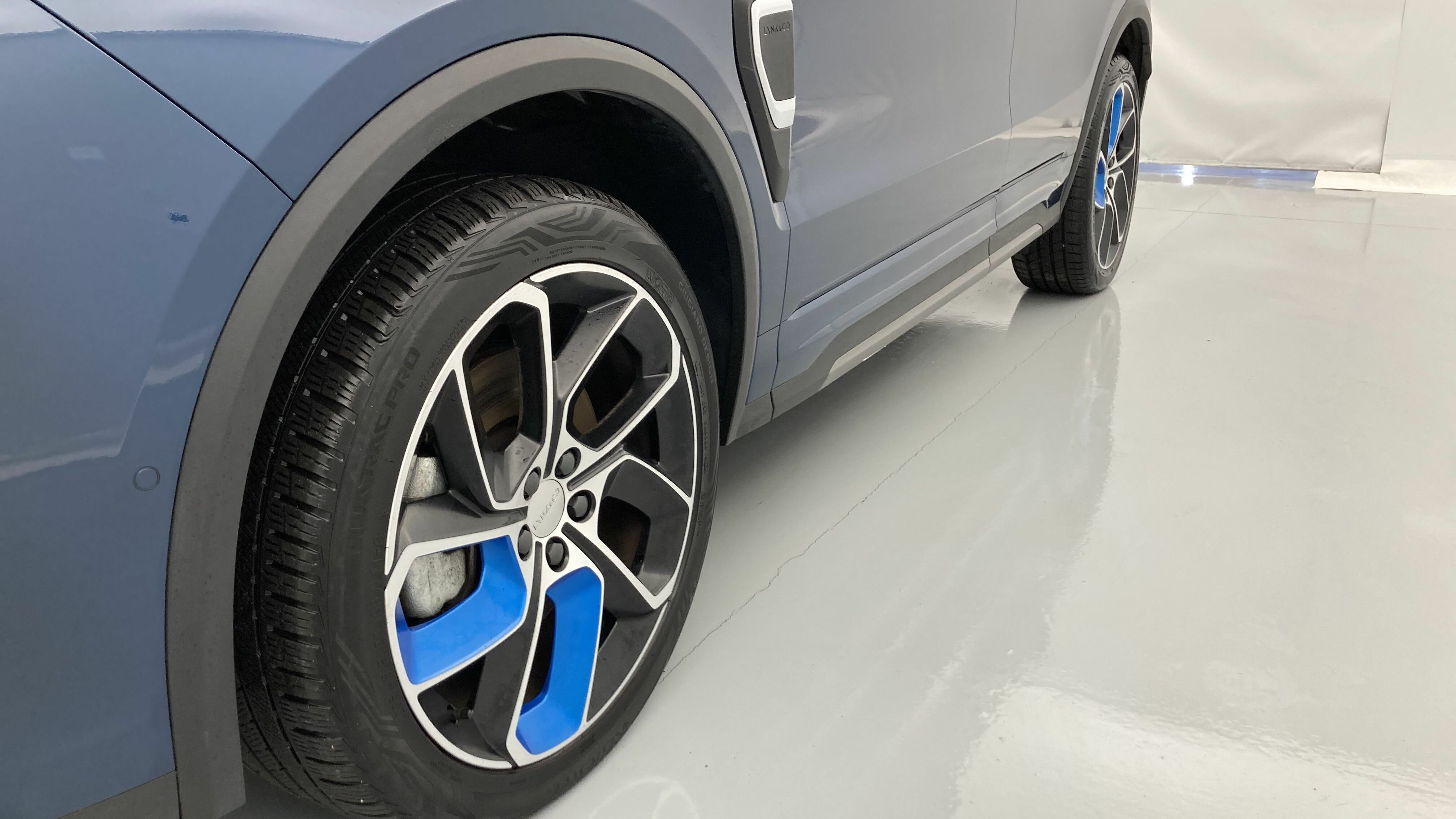 lynk&co 1 nv 1.5 PHEV 261 2022 blue 21