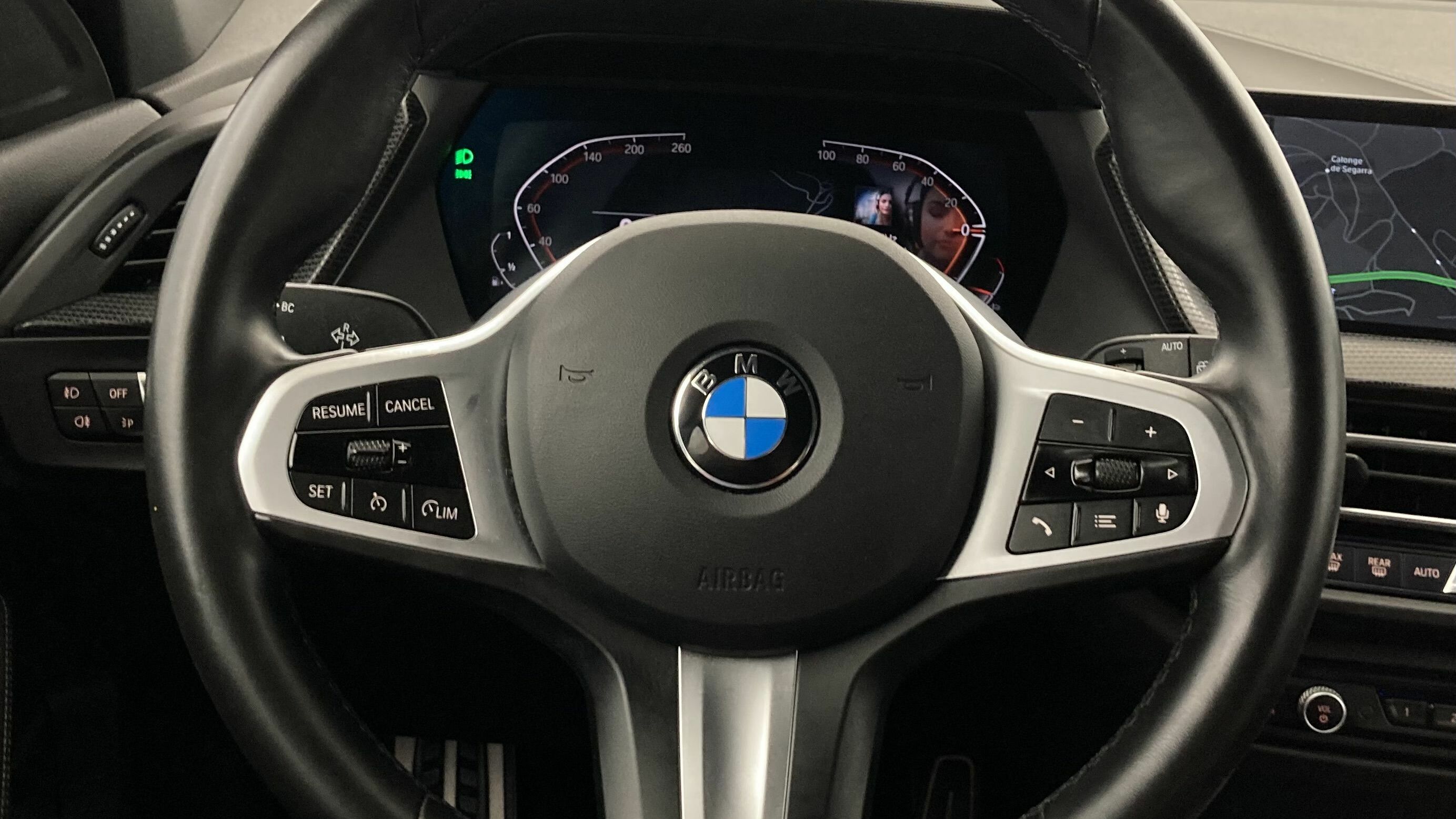 bmw serie 1 m sport colorvision 118I 136 STEPTRONIC 2024 skyscraper grau 17