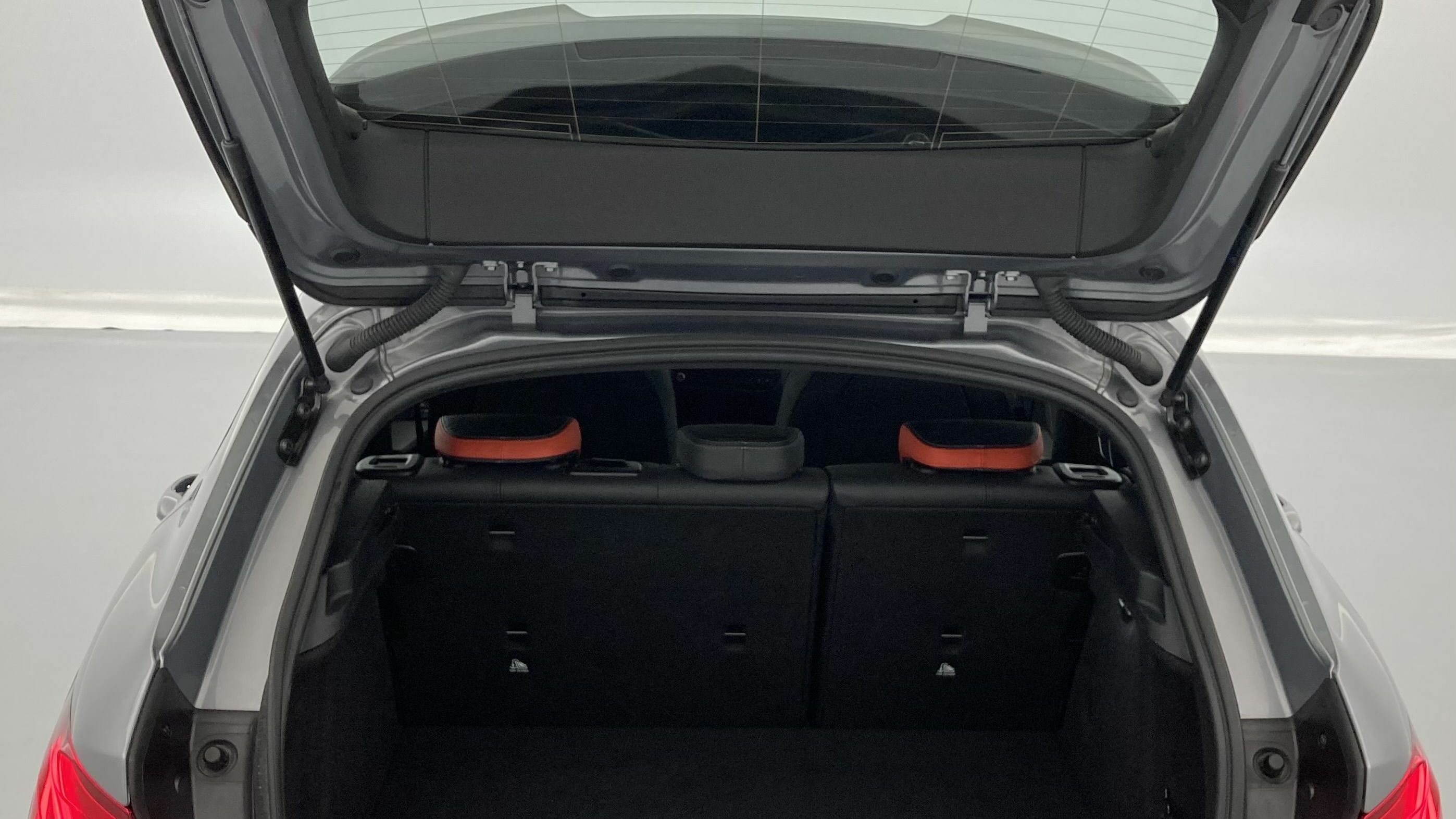 bmw serie 1 m sport colorvision 118I 136 STEPTRONIC 2024 skyscraper grau 24