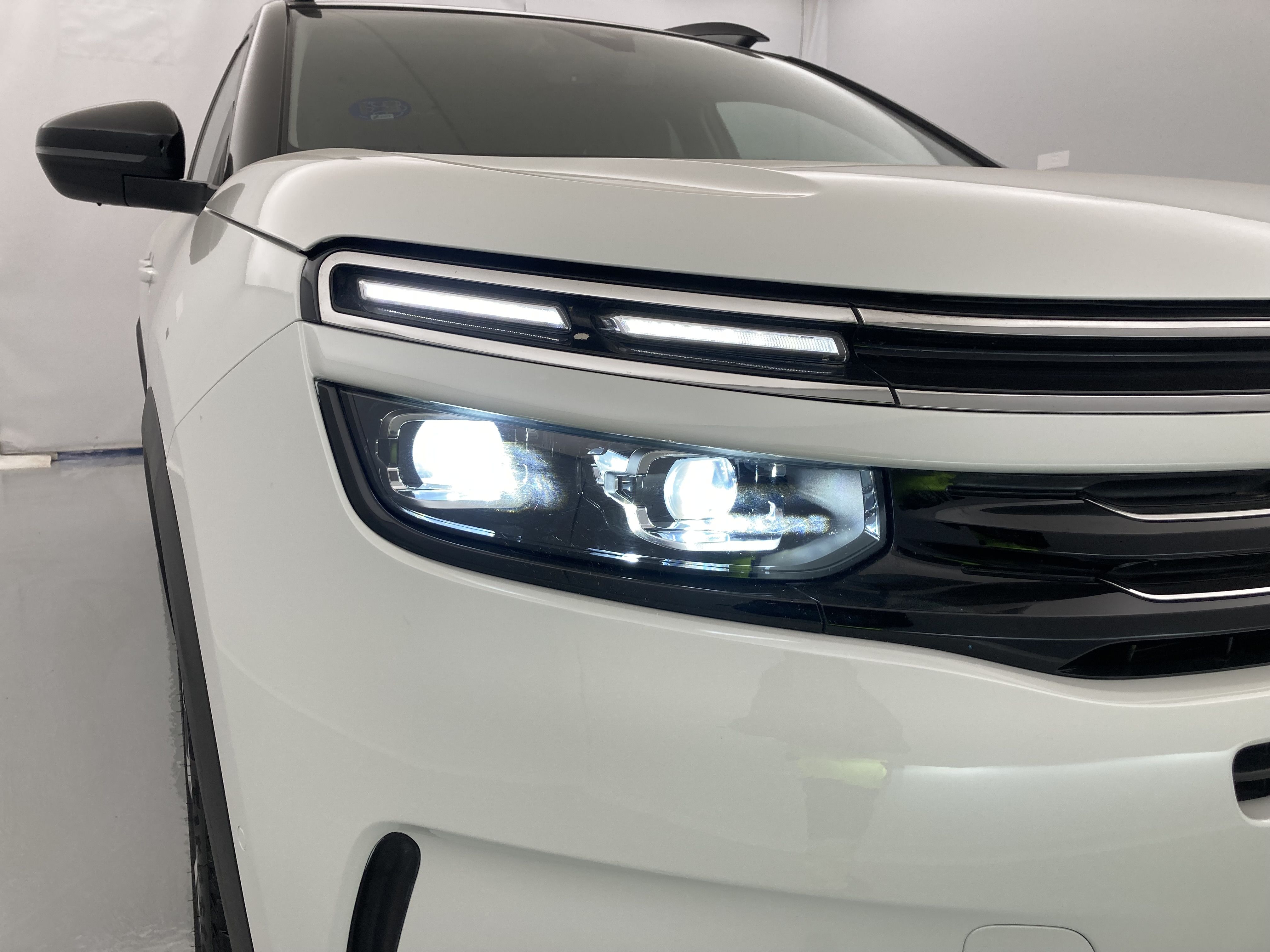 citroen c5 aircross shine 1.6 PURETECH HYBRID 225 E-EAT 2022 blanco nacarado / negro 14