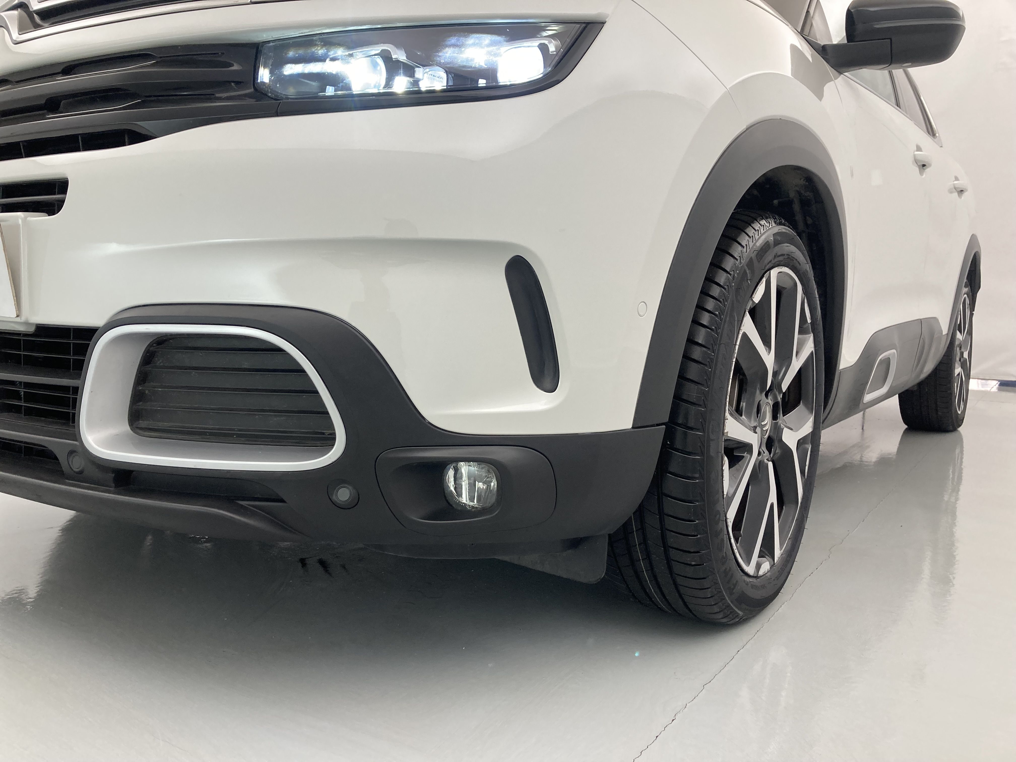 citroen c5 aircross shine 1.6 PURETECH HYBRID 225 E-EAT 2022 blanco nacarado / negro 28