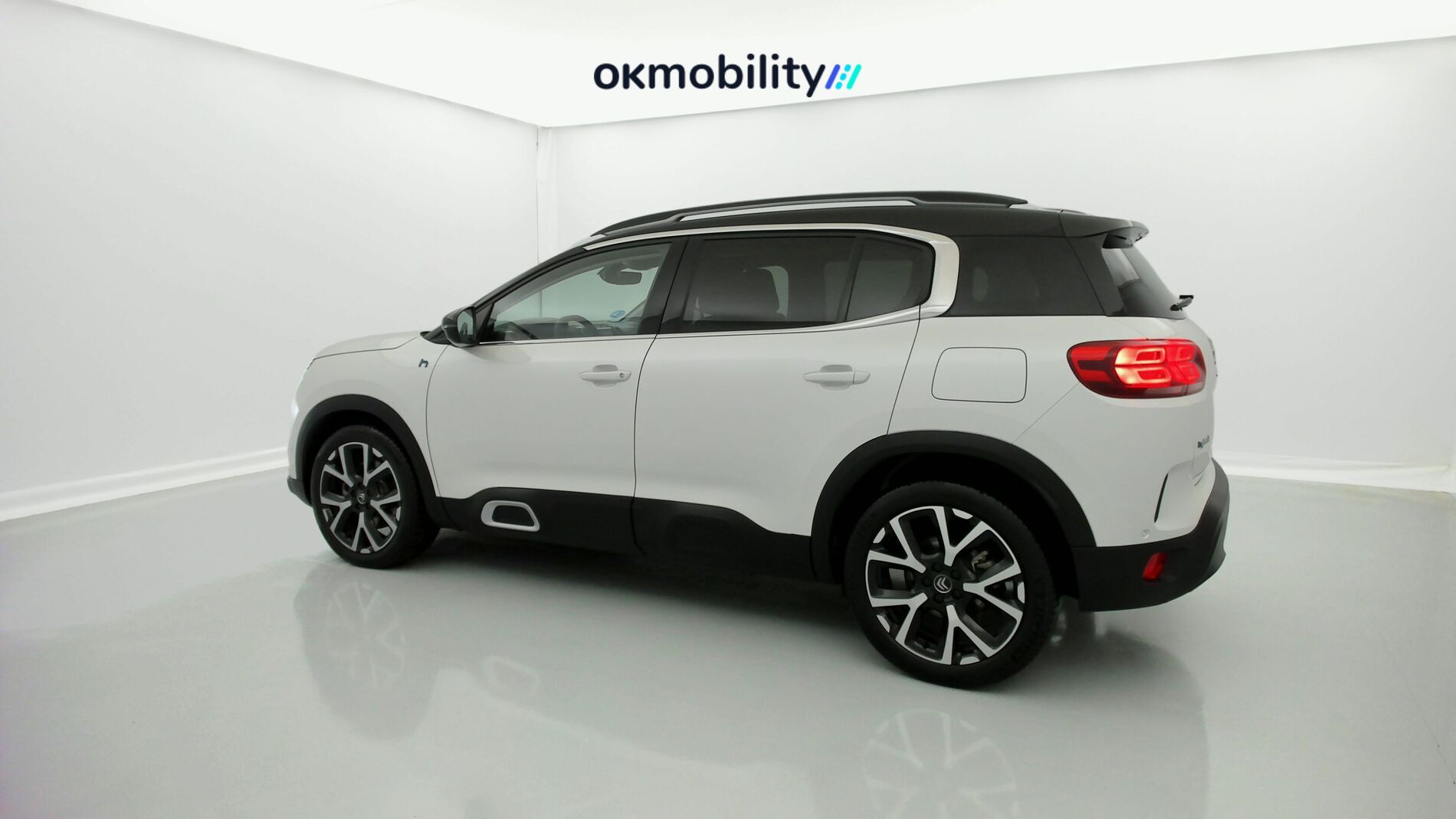 citroen c5 aircross shine 1.6 PURETECH HYBRID 225 E-EAT 2022 blanco nacarado / negro 5