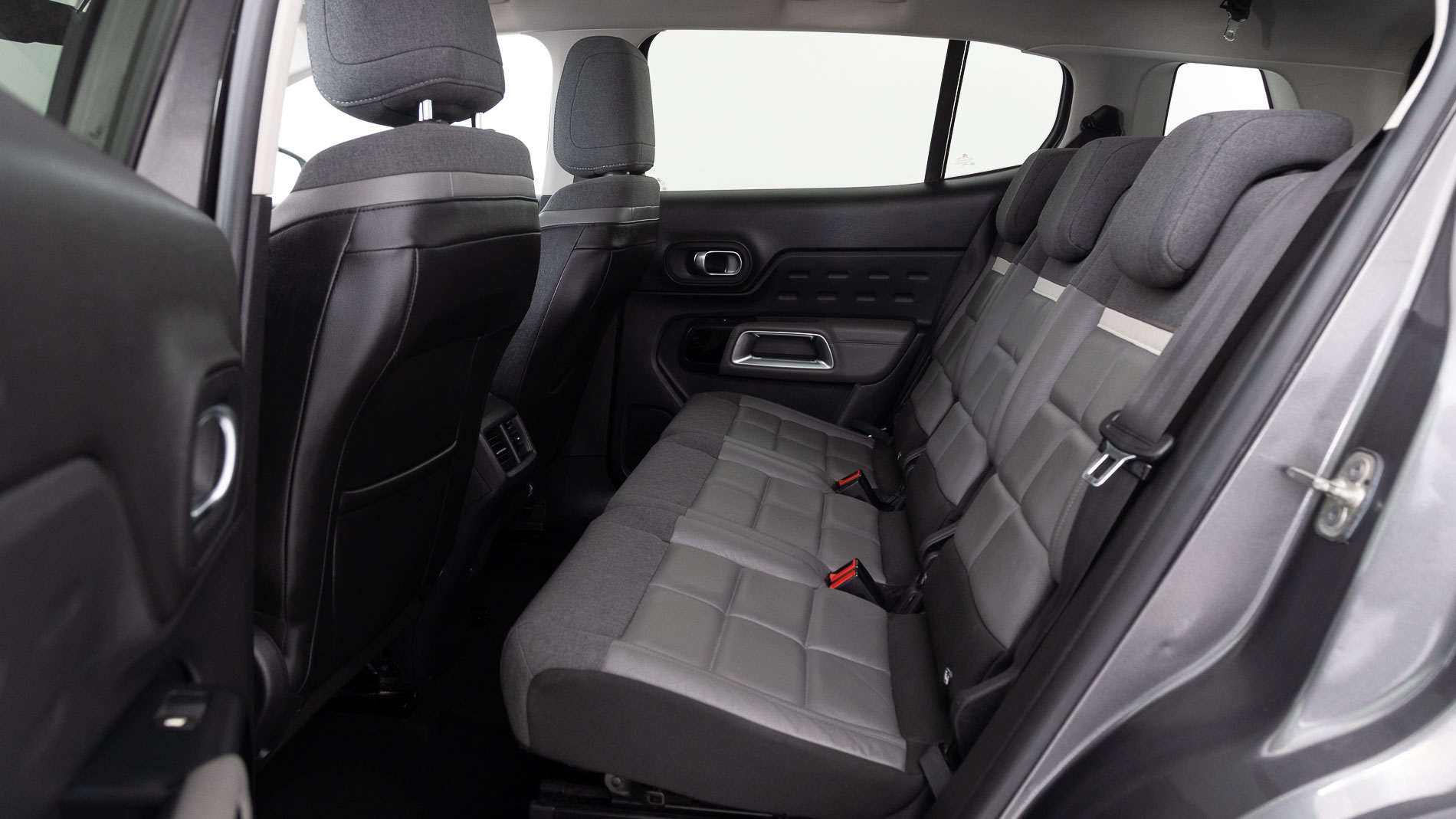 citroen c5 aircross shine 1.6 PURETECH HYBRID 225 E-EAT 2022 gris platino / negro 23