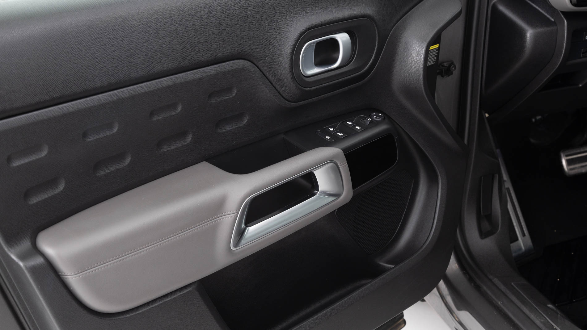 citroen c5 aircross shine 1.6 PURETECH HYBRID 225 E-EAT 2022 gris platino / negro 24