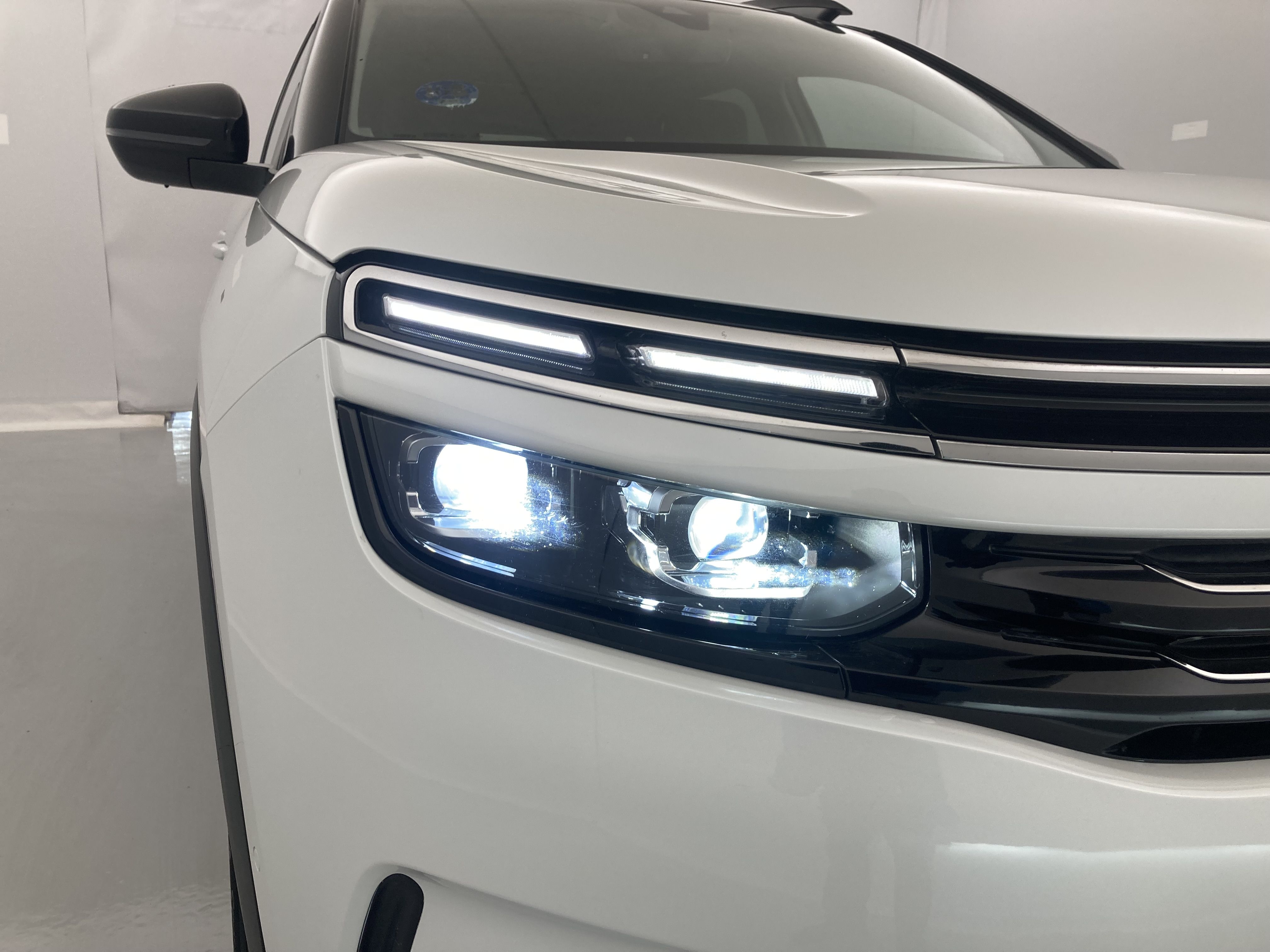 citroen c5 aircross shine 1.6 PURETECH HYBRID 225 E-EAT 2022 blanco nacarado / negro 13