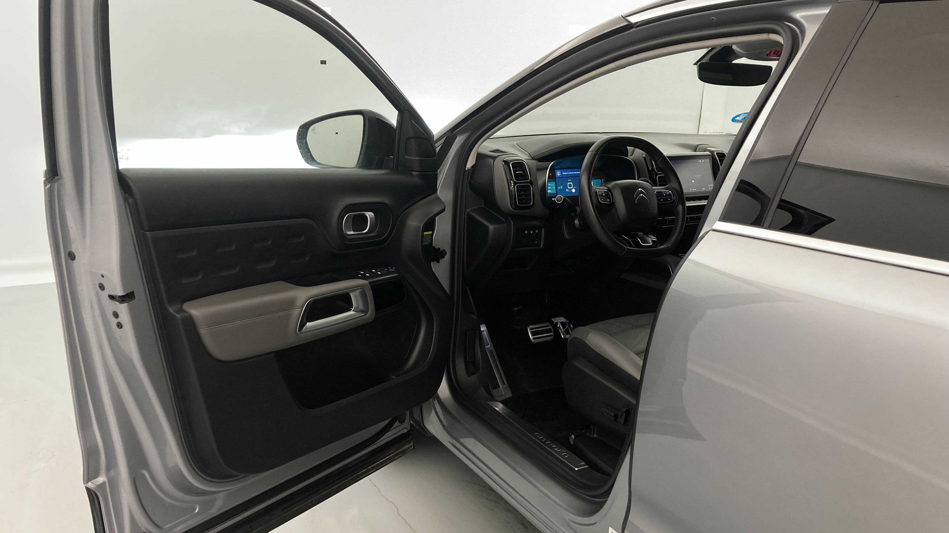 citroen c5 aircross shine 1.6 PURETECH HYBRID 225 E-EAT 2022 gris acier / negro 12