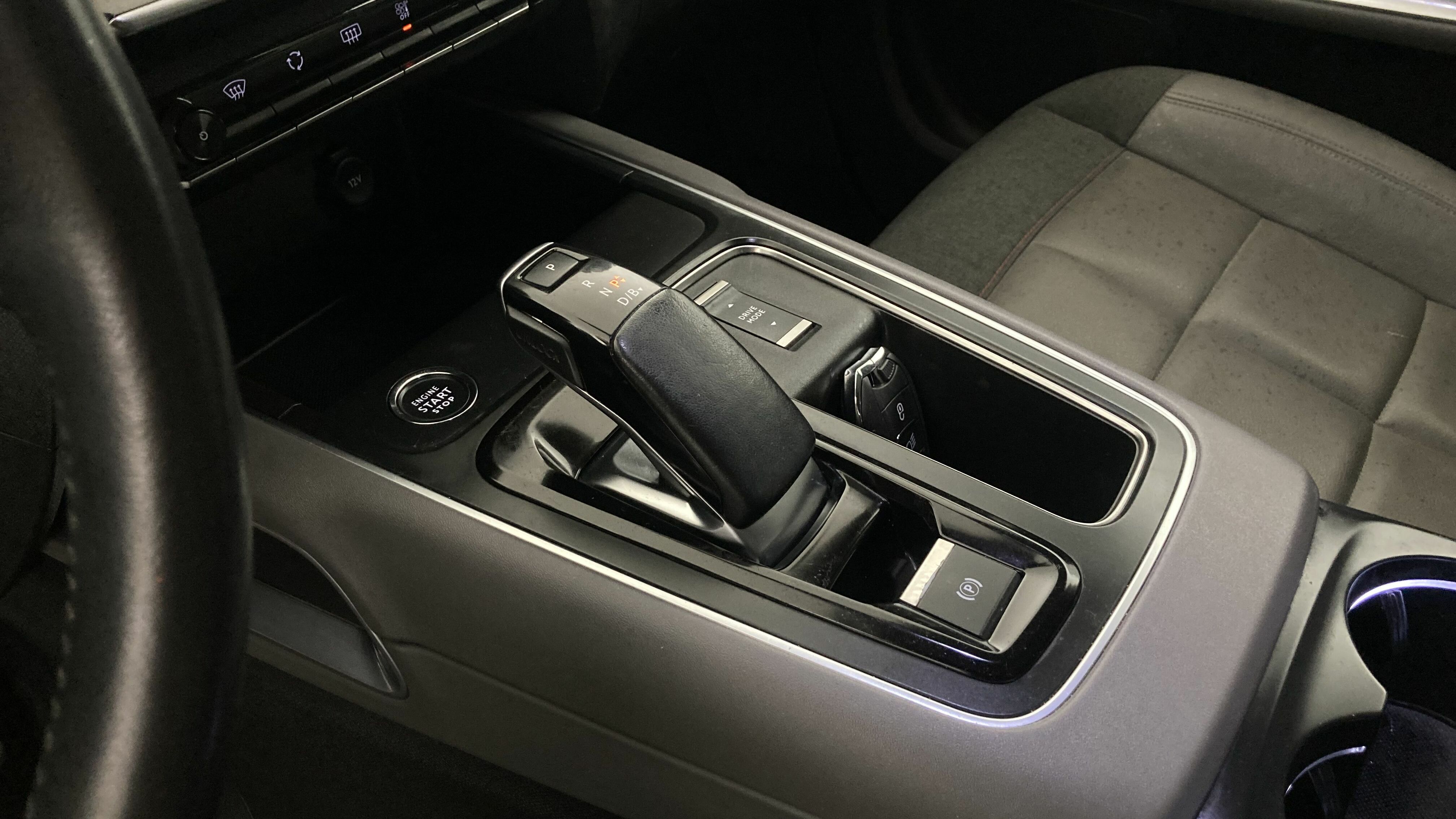 citroen c5 aircross shine 1.6 PURETECH HYBRID 225 E-EAT 2022 gris acier / negro 19