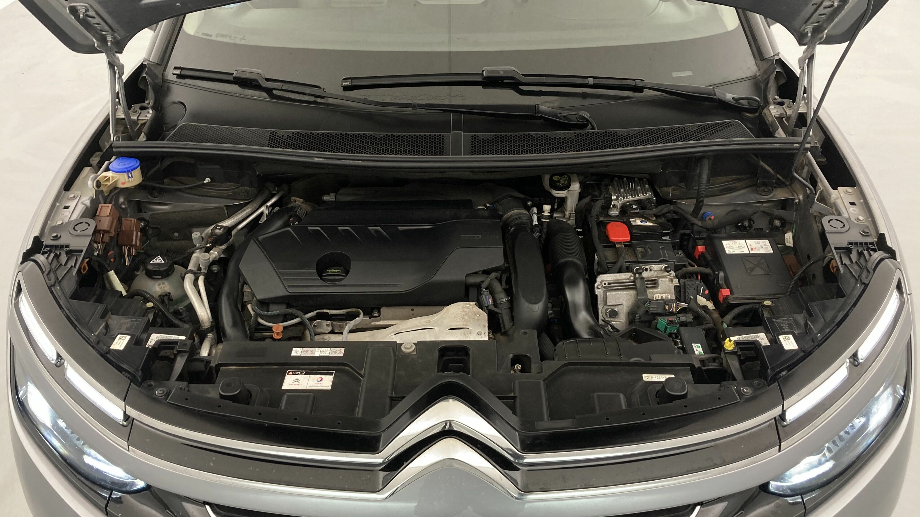citroen c5 aircross shine 1.6 PURETECH HYBRID 225 E-EAT 2022 gris acier / negro 24