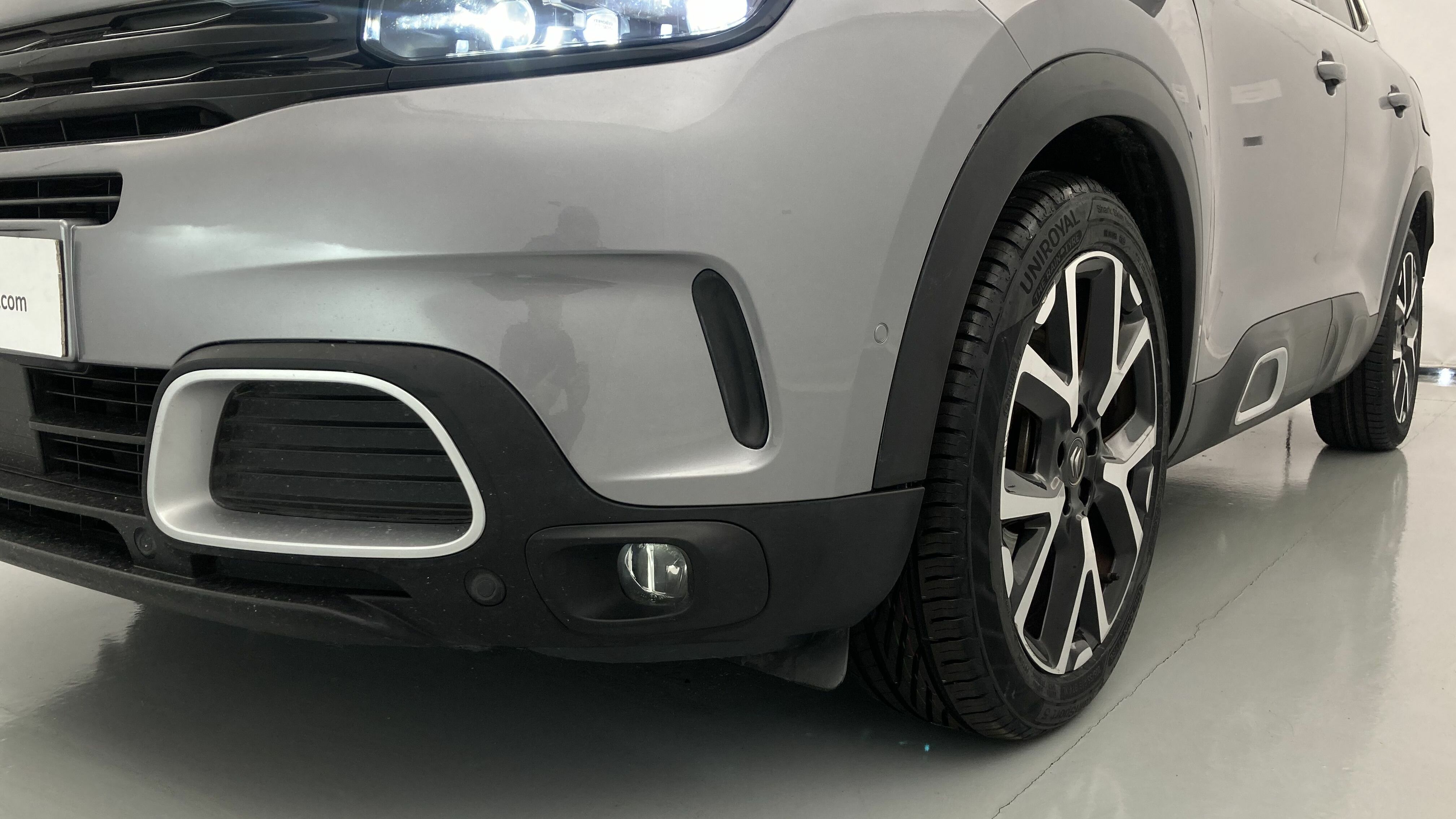 citroen c5 aircross shine 1.6 PURETECH HYBRID 225 E-EAT 2022 gris acier / negro 25