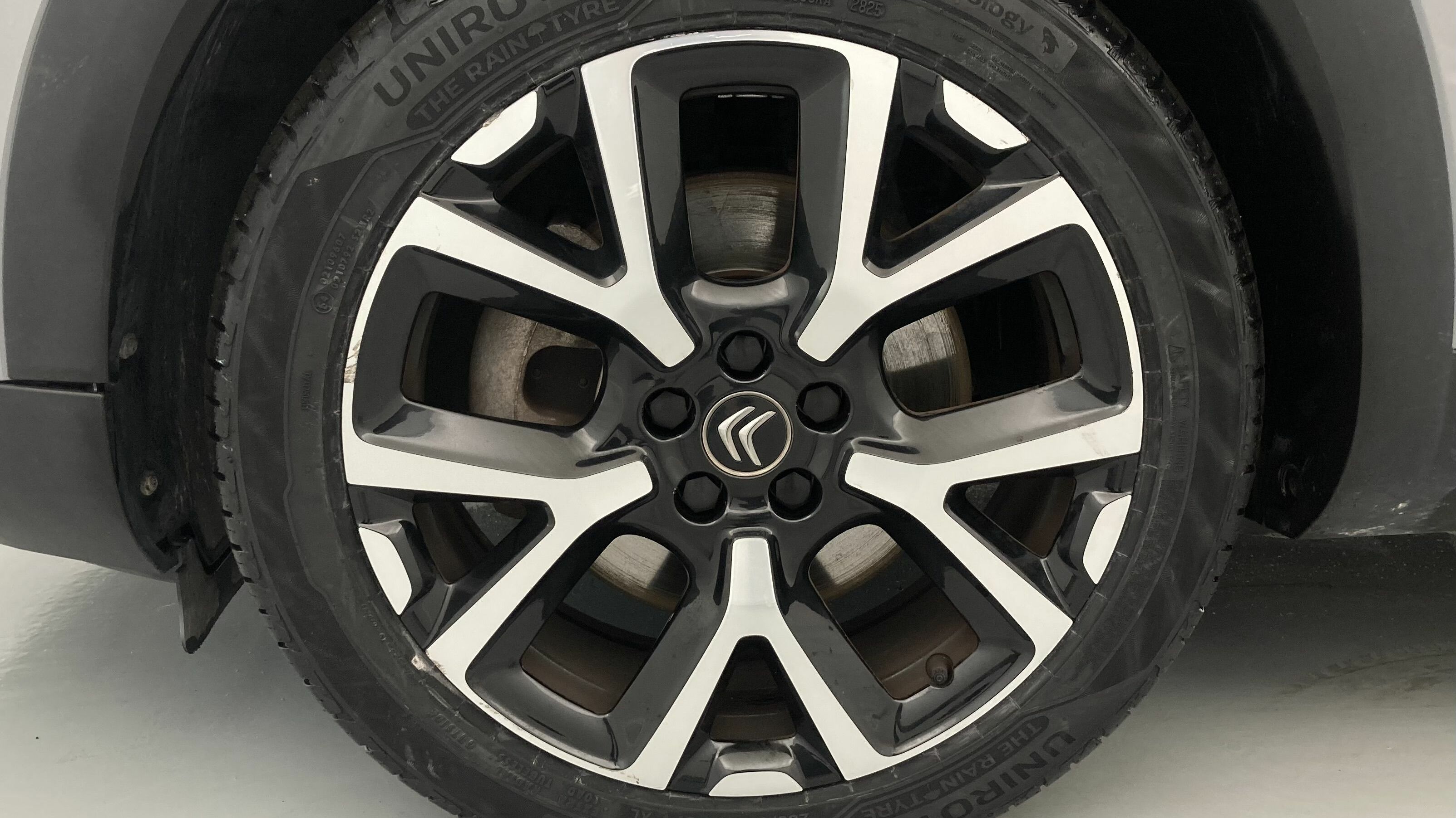 citroen c5 aircross shine 1.6 PURETECH HYBRID 225 E-EAT 2022 gris acier / negro 26