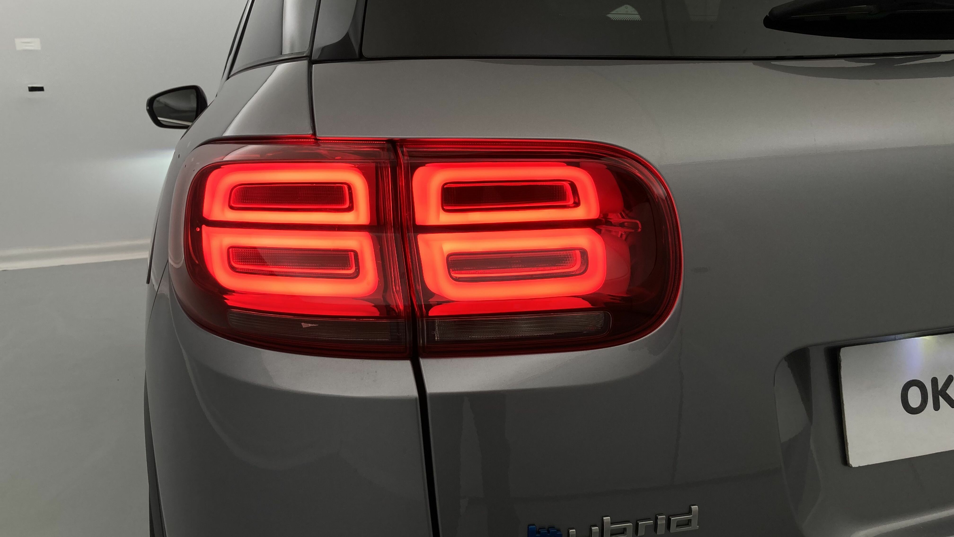 citroen c5 aircross shine 1.6 PURETECH HYBRID 225 E-EAT 2022 gris acier / negro 29