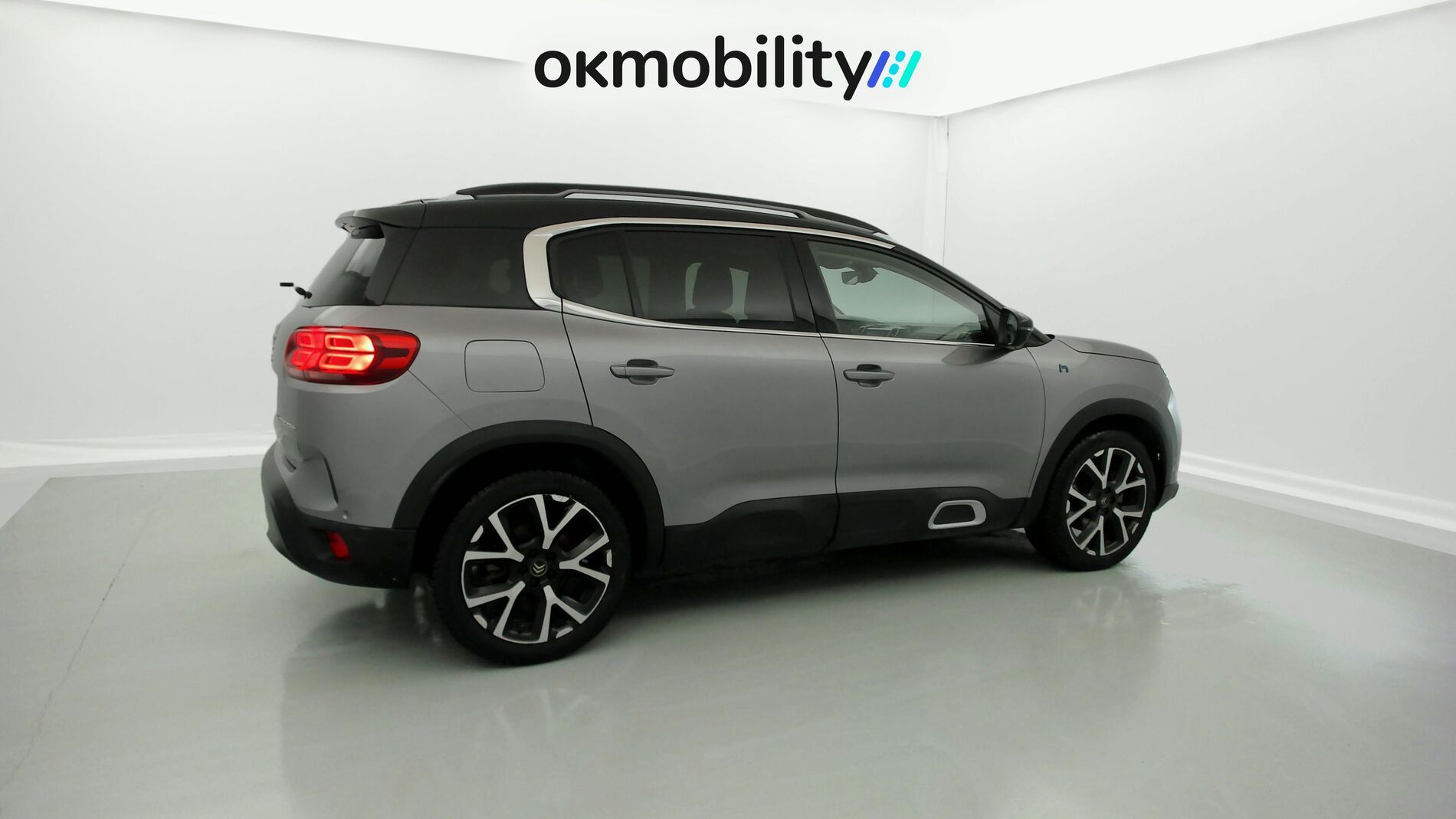 citroen c5 aircross shine 1.6 PURETECH HYBRID 225 E-EAT 2022 gris acier / negro 11