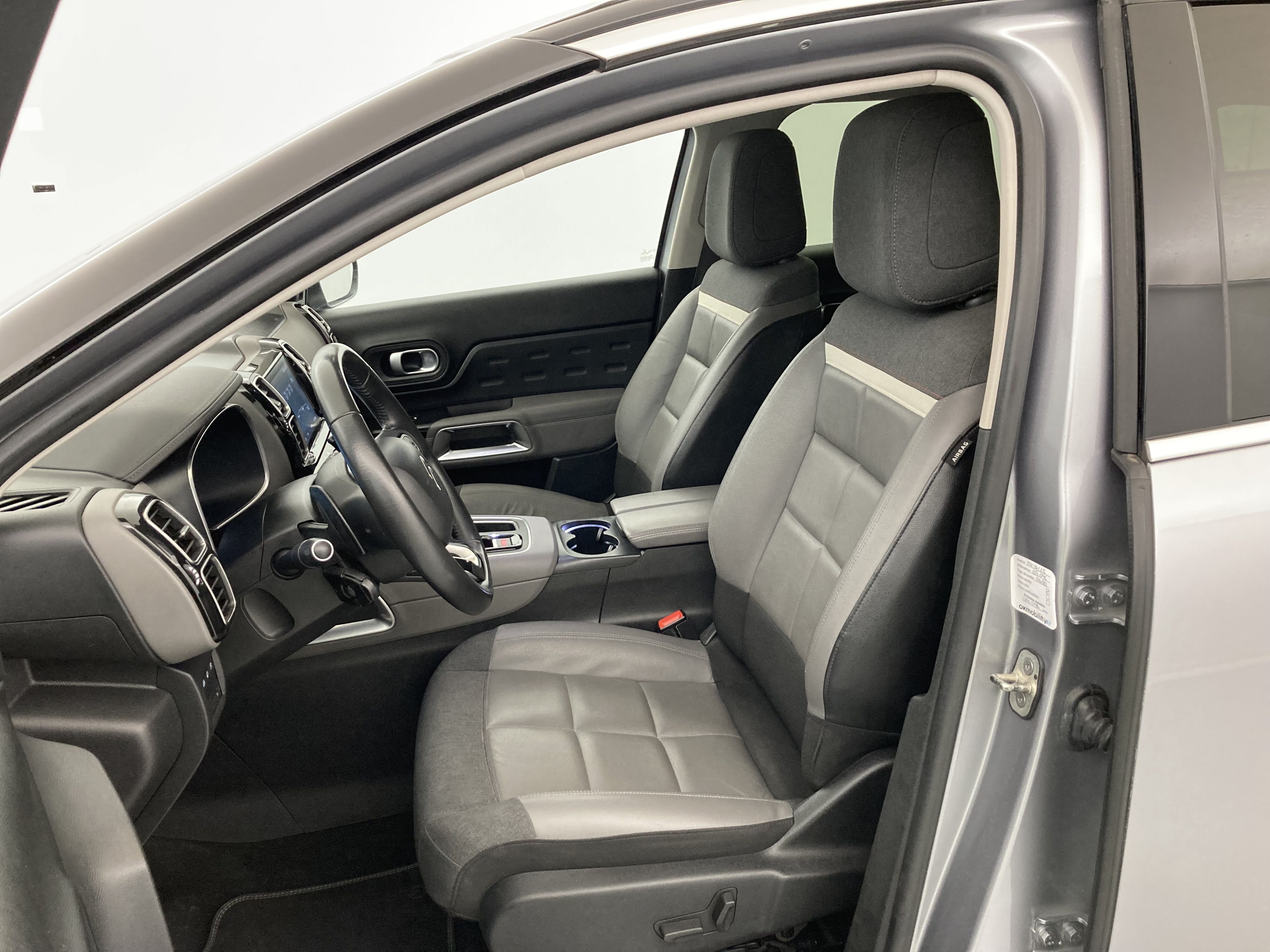 citroen c5 aircross shine 1.6 PURETECH HYBRID 225 E-EAT 2022 gris acier / negro 19