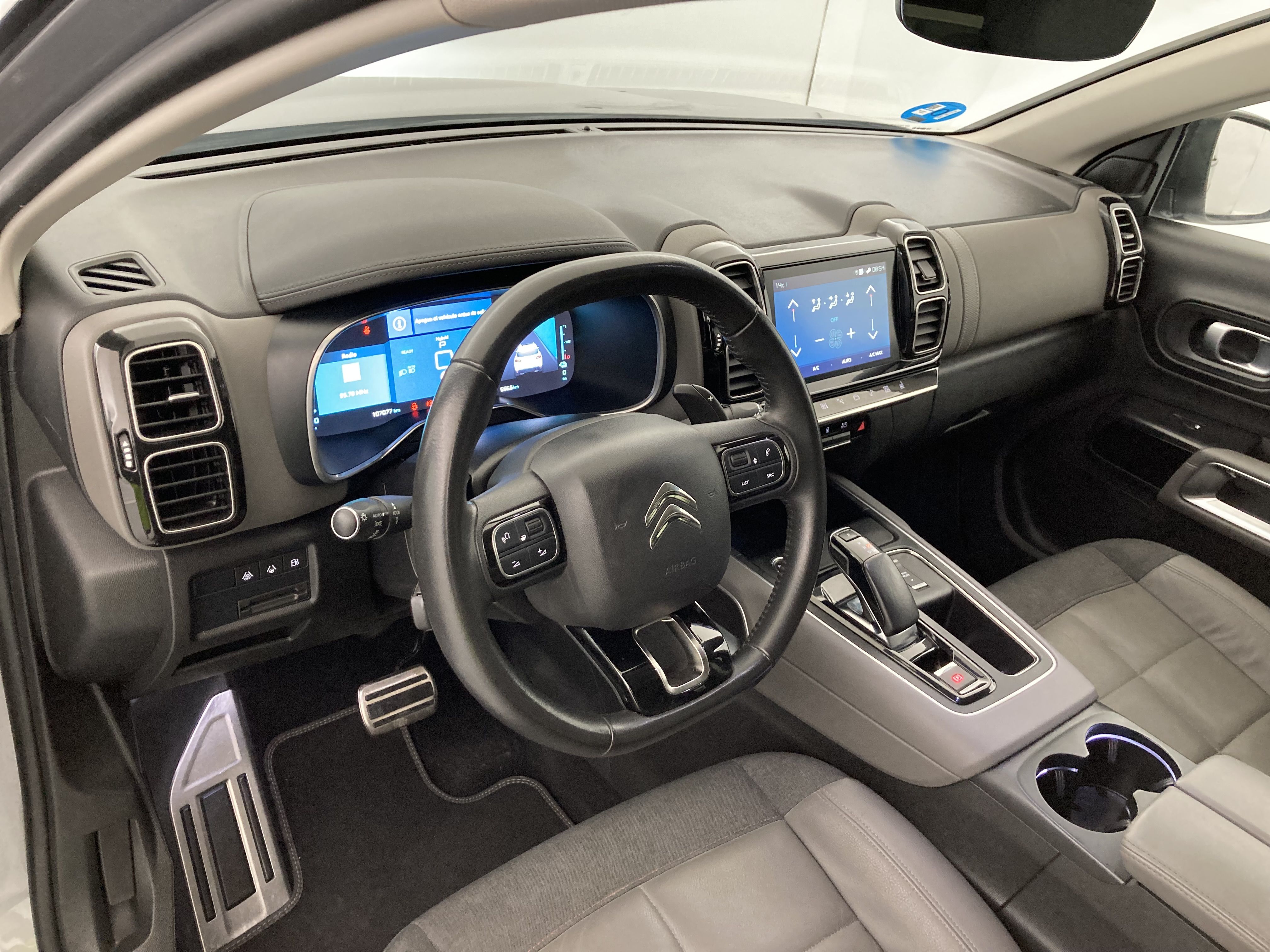 citroen c5 aircross shine 1.6 PURETECH HYBRID 225 E-EAT 2022 gris acier / negro 20