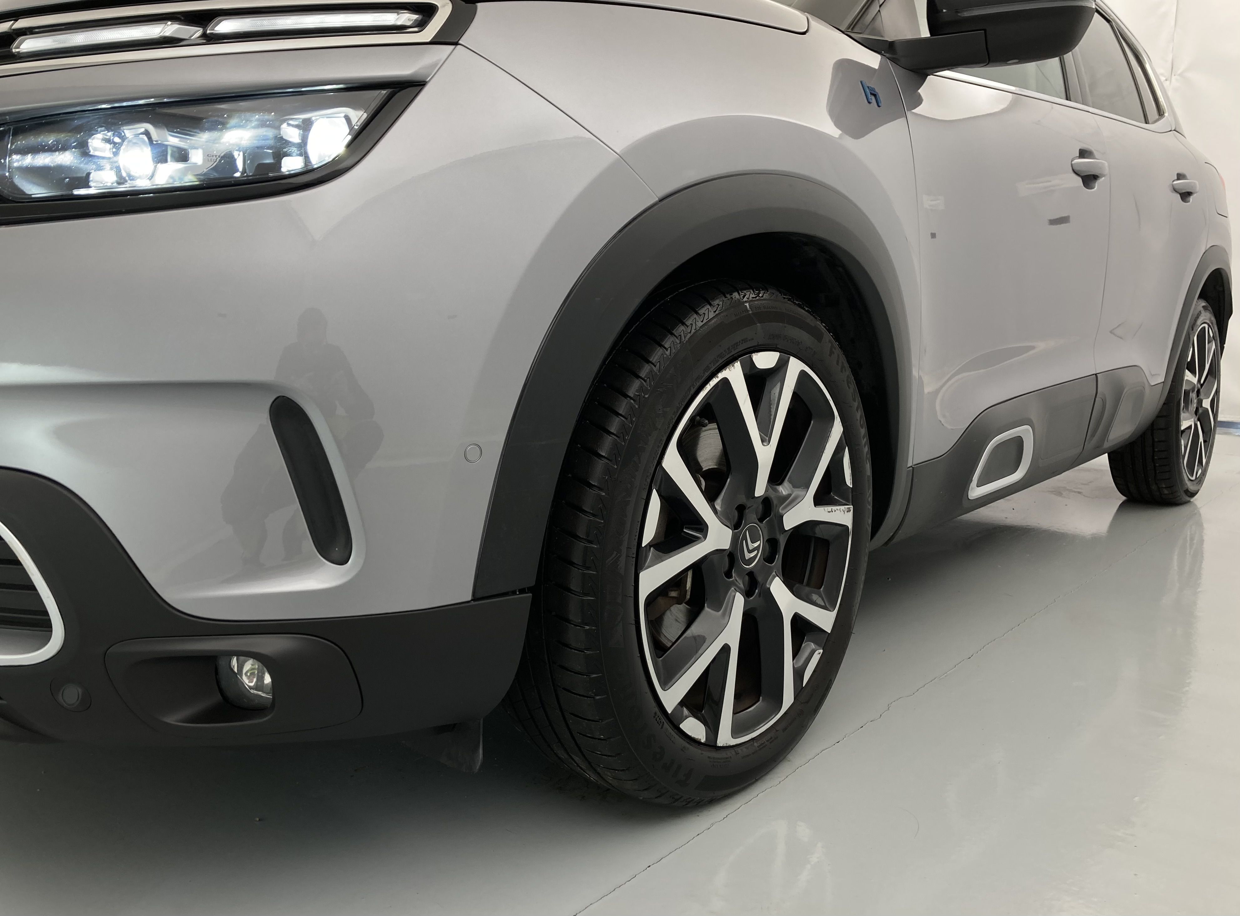 citroen c5 aircross shine 1.6 PURETECH HYBRID 225 E-EAT 2022 gris acier / negro 30