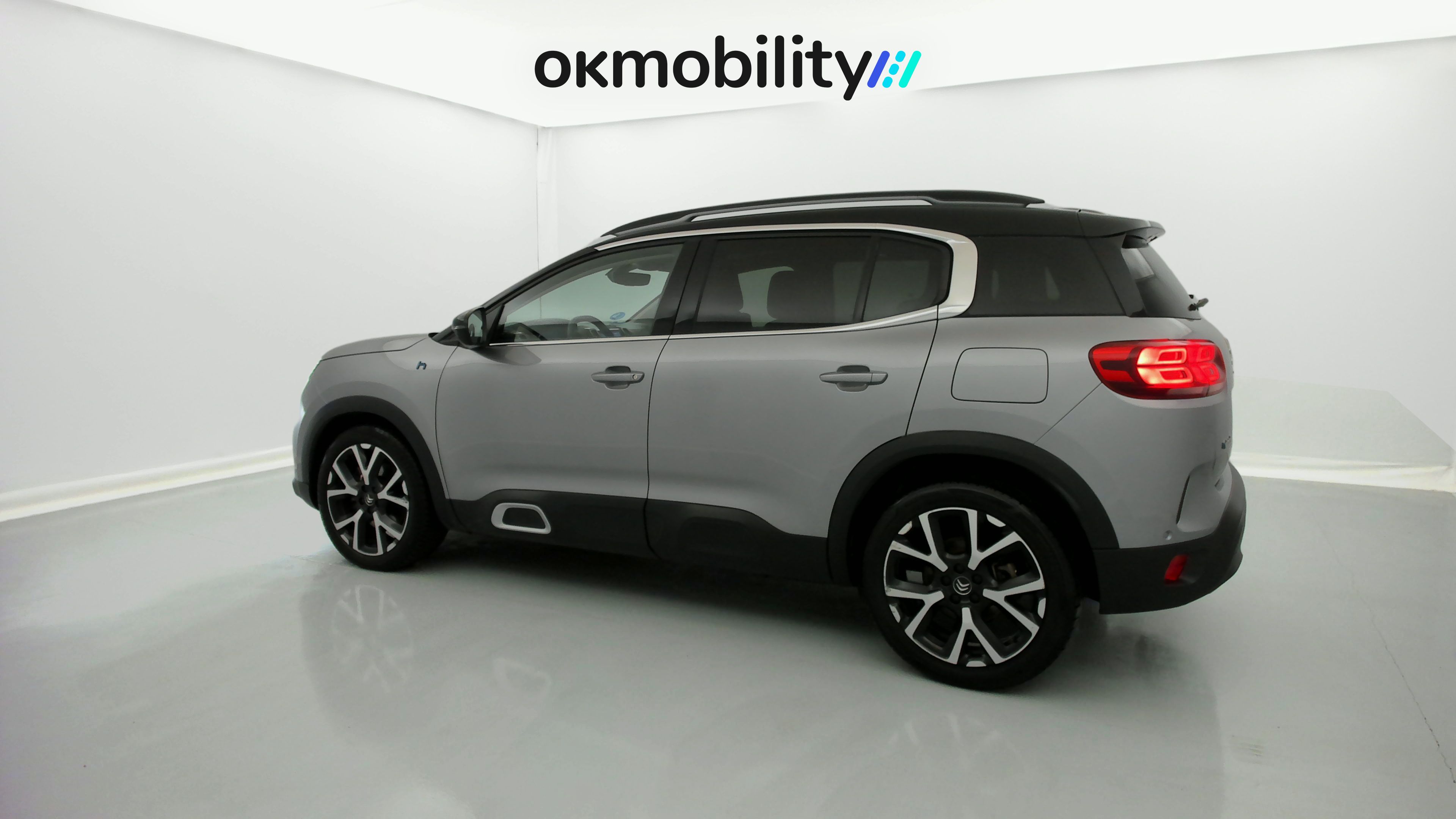 citroen c5 aircross shine 1.6 PURETECH HYBRID 225 E-EAT 2022 gris acier / negro 10