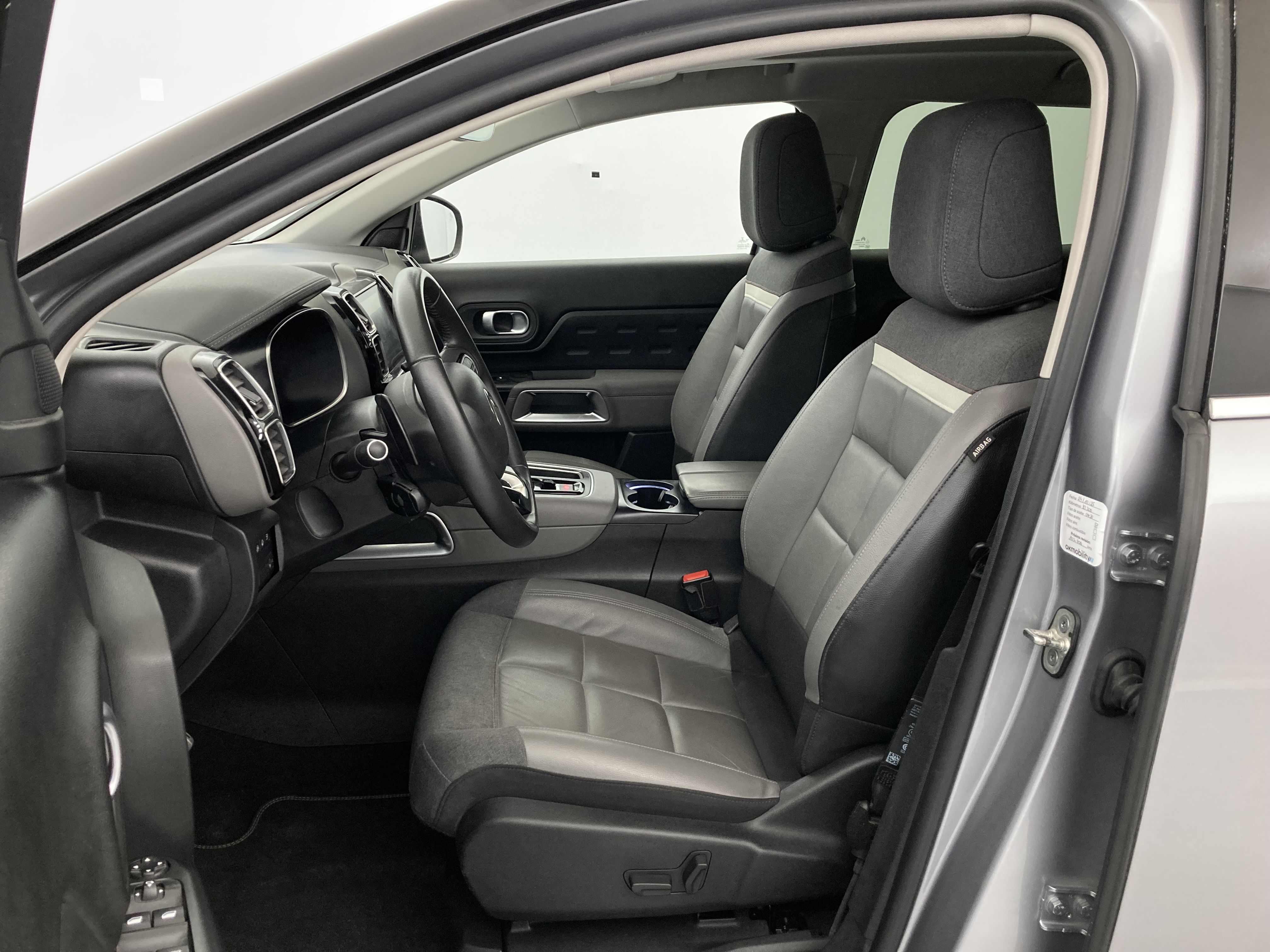 citroen c5 aircross shine 1.6 PURETECH HYBRID 225 E-EAT 2022 gris acier / negro 22