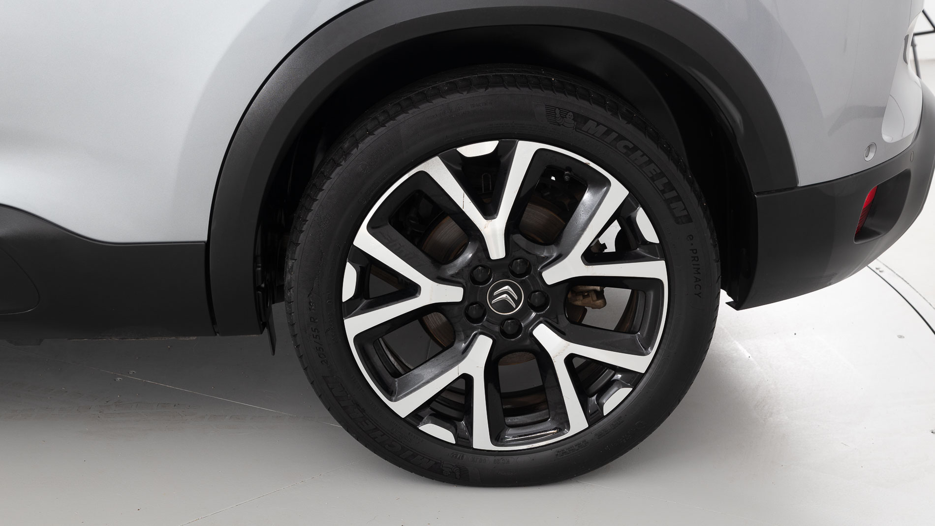 citroen c5 aircross shine 1.6 PURETECH HYBRID 225 E-EAT 2022 gris acier / negro 28