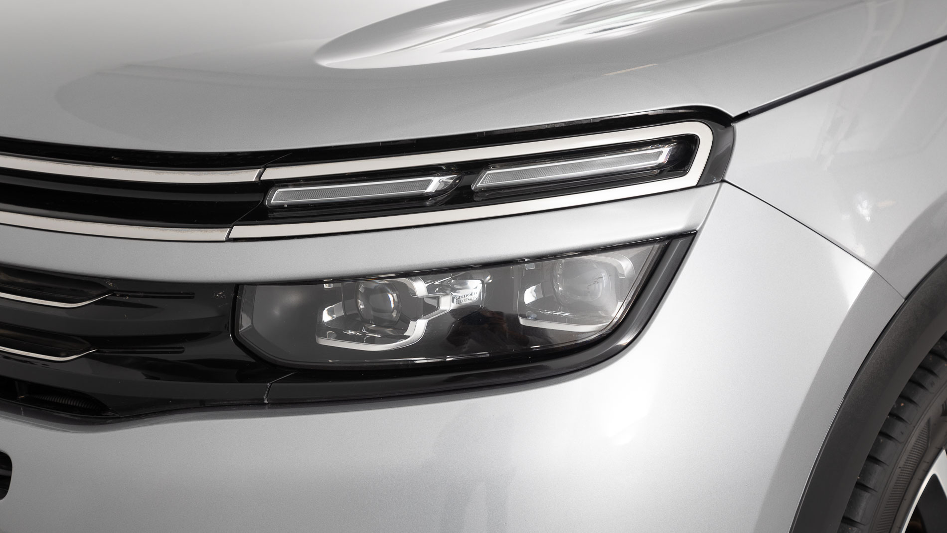 citroen c5 aircross shine 1.6 PURETECH HYBRID 225 E-EAT 2022 gris acier / negro 32