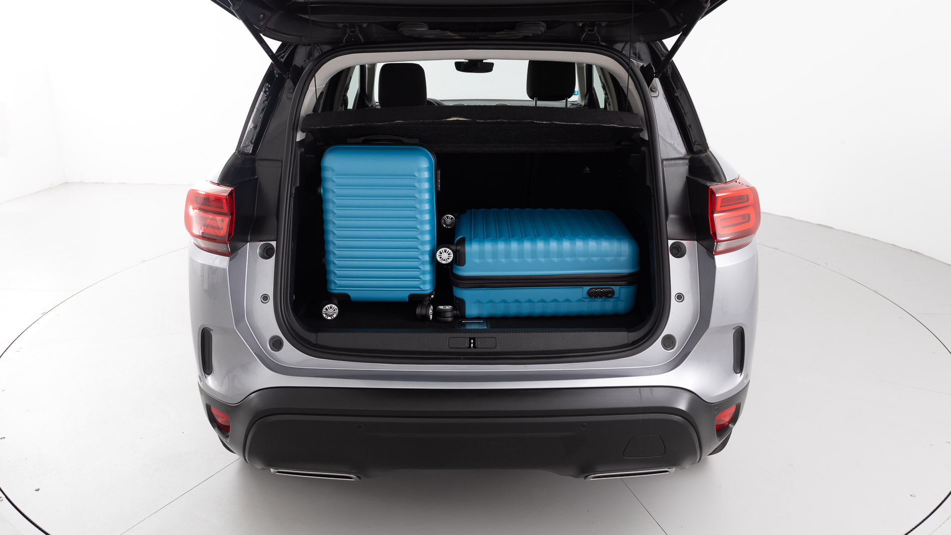 citroen c5 aircross shine 1.6 PURETECH HYBRID 225 E-EAT 2022 gris acier / negro 35