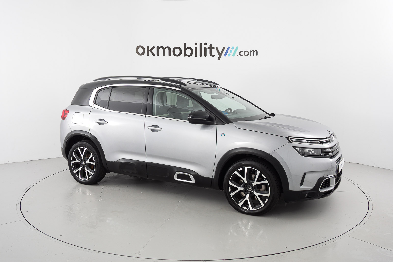 citroen c5 aircross shine 1.6 PURETECH HYBRID 225 E-EAT 2022 gris acier / negro 2