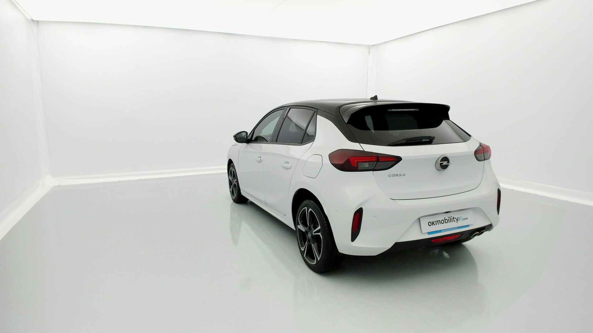 opel corsa gs line 1.2 130CV AUTO 2022 blanco ion / negro 5