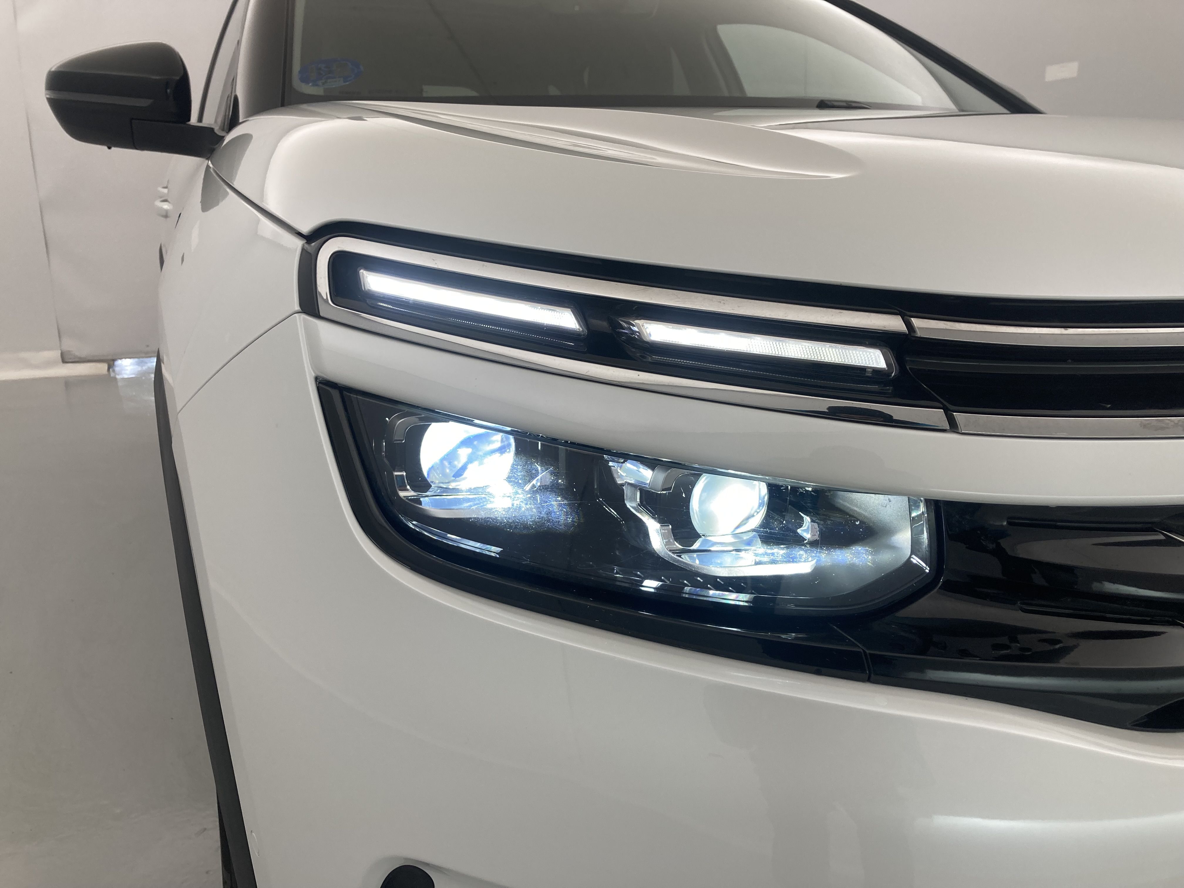 citroen c5 aircross shine 1.6 PURETECH HYBRID 225 E-EAT 2022 blanco nacarado / negro 13