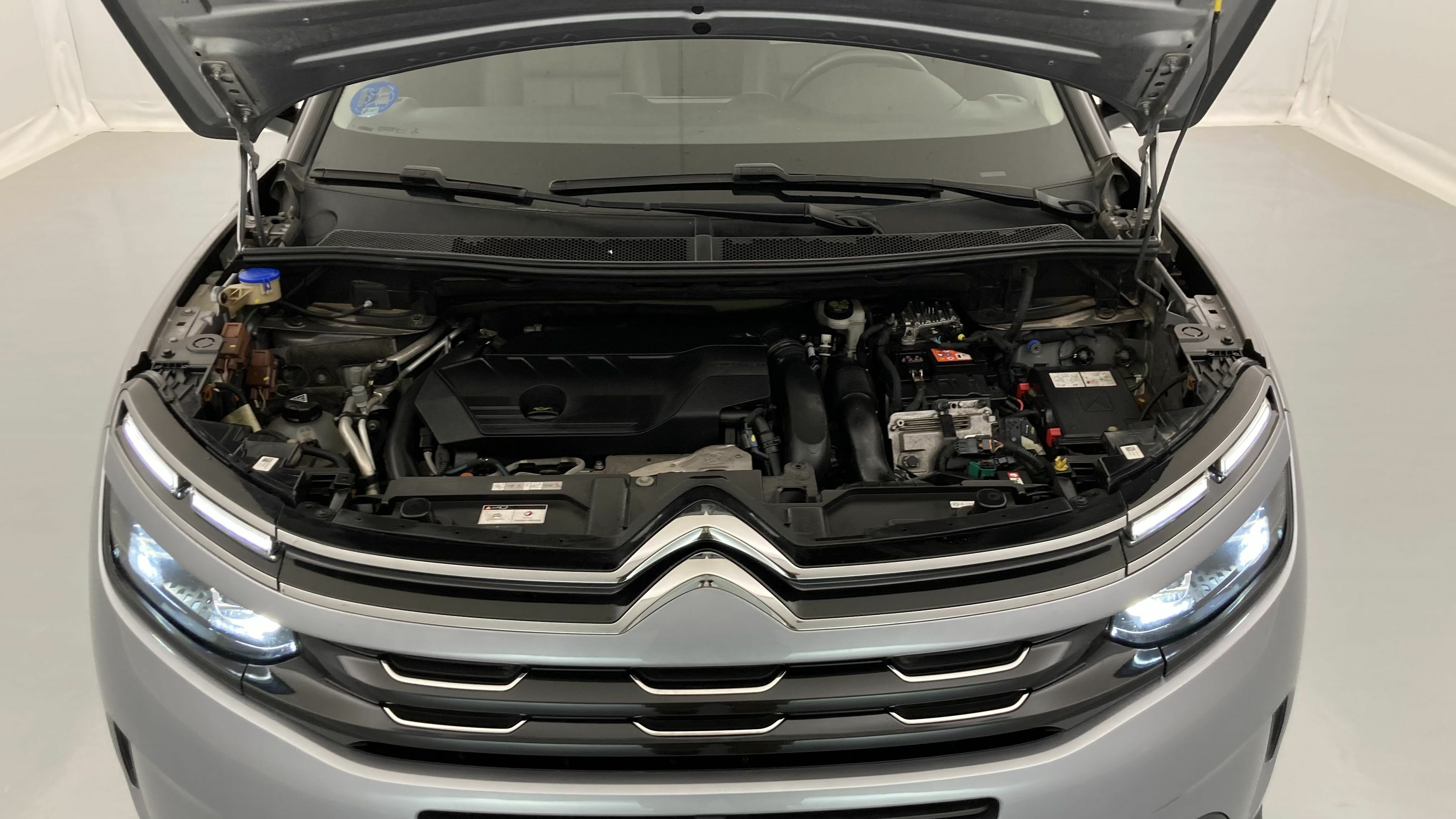 citroen c5 aircross shine 1.6 PURETECH HYBRID 225 E-EAT 2022 gris acier / negro 14