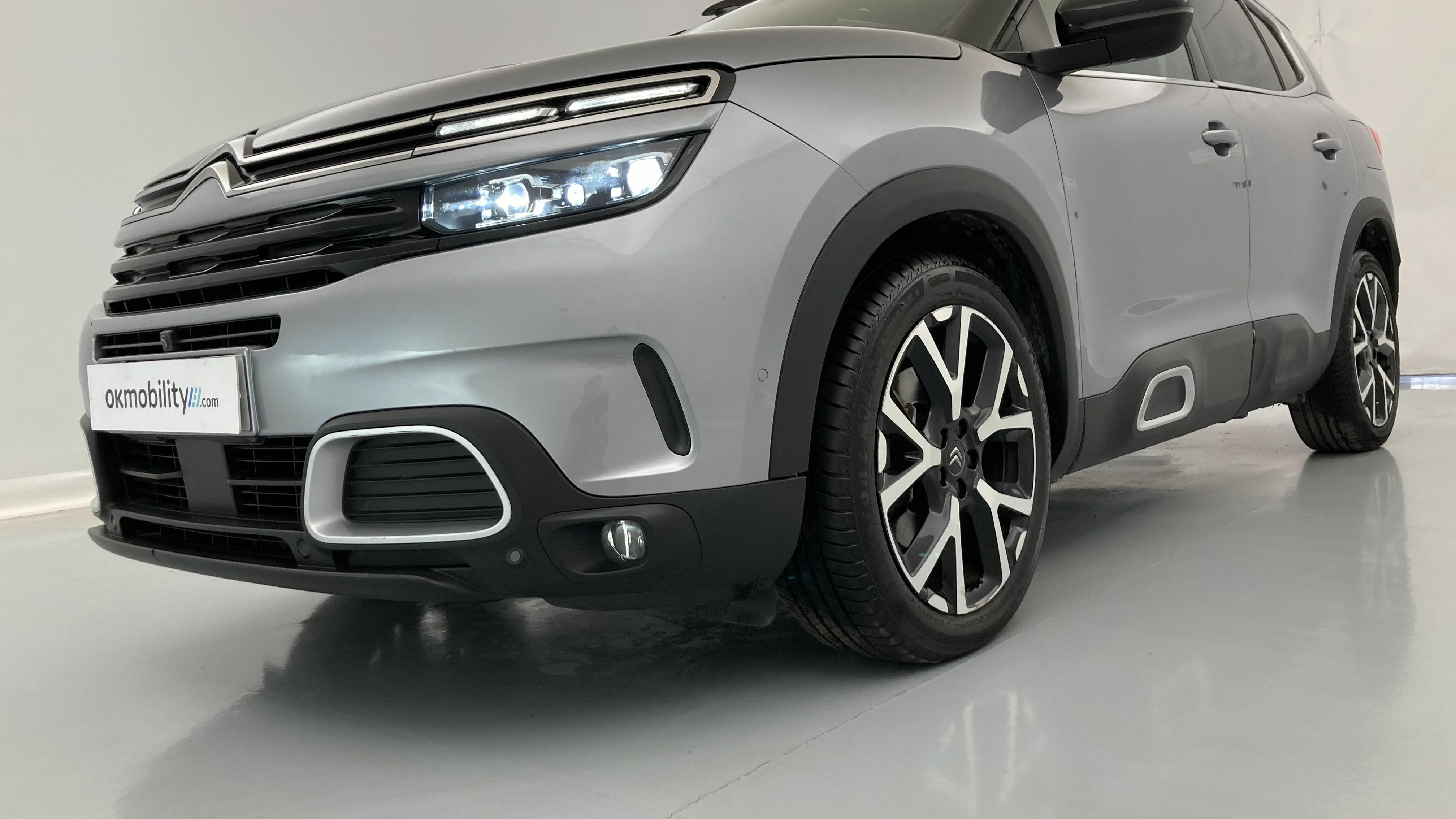 citroen c5 aircross shine 1.6 PURETECH HYBRID 225 E-EAT 2022 gris acier / negro 15