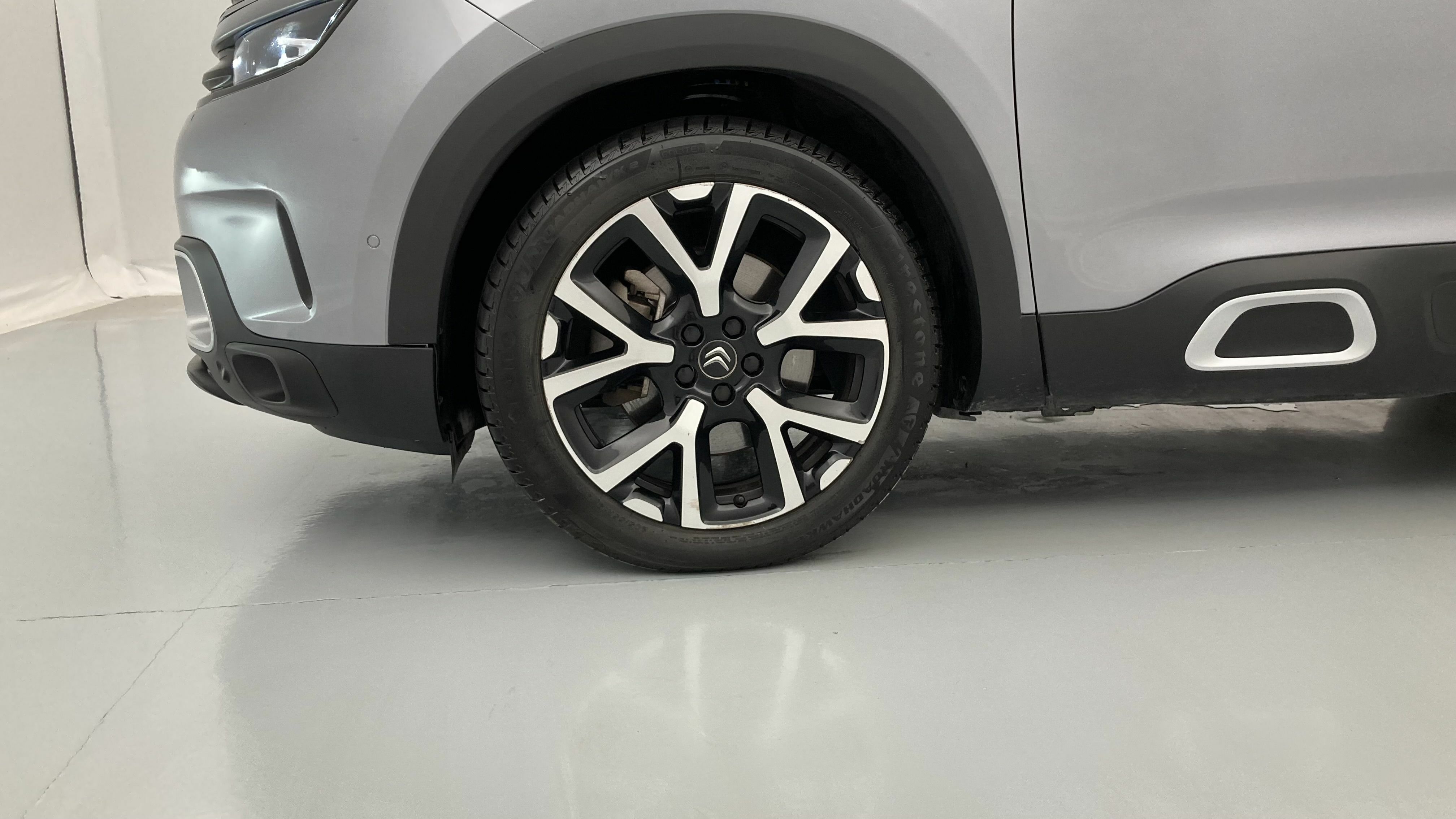 citroen c5 aircross shine 1.6 PURETECH HYBRID 225 E-EAT 2022 gris acier / negro 17