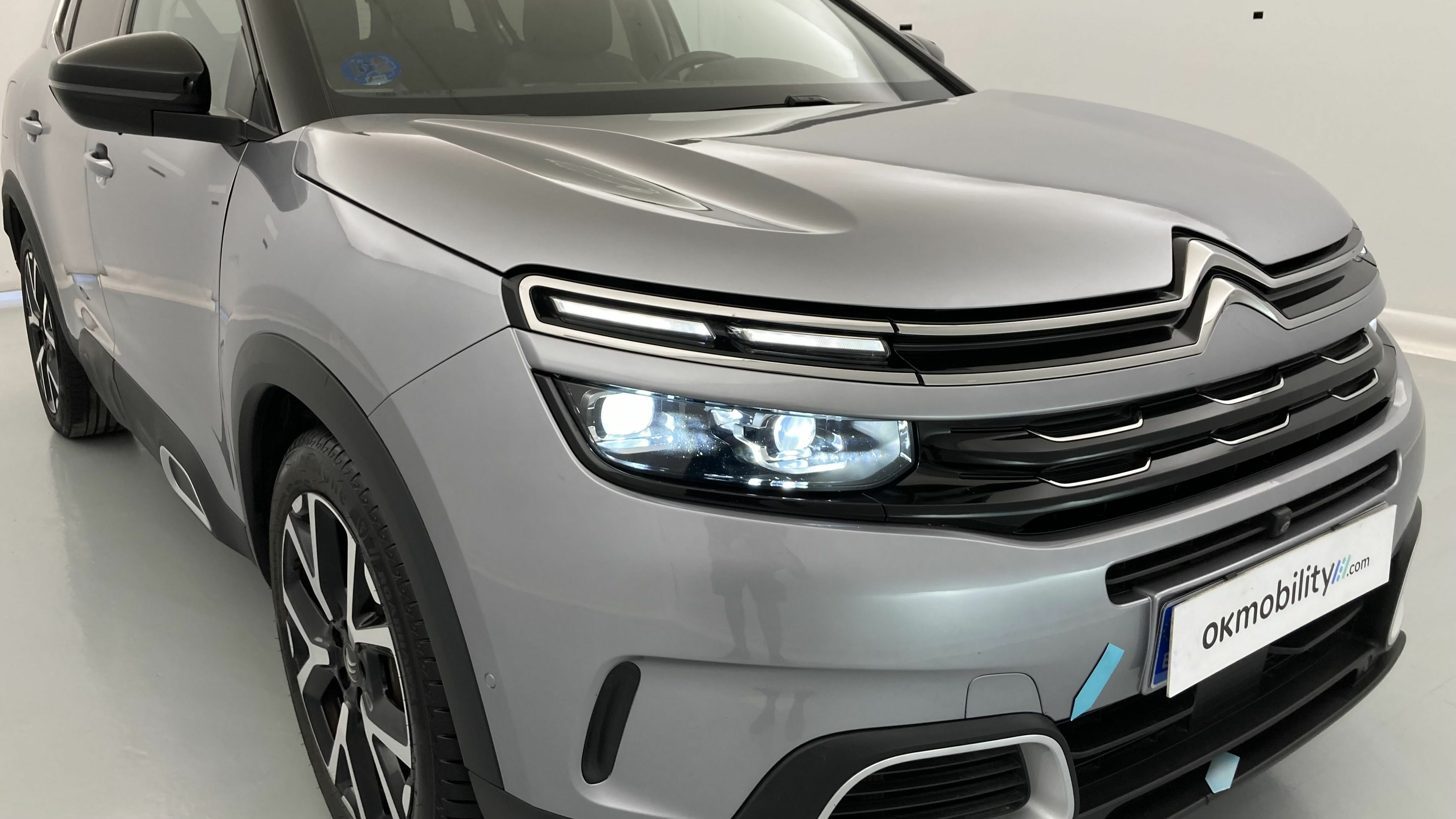 citroen c5 aircross shine 1.6 PURETECH HYBRID 225 E-EAT 2022 gris acier / negro 18