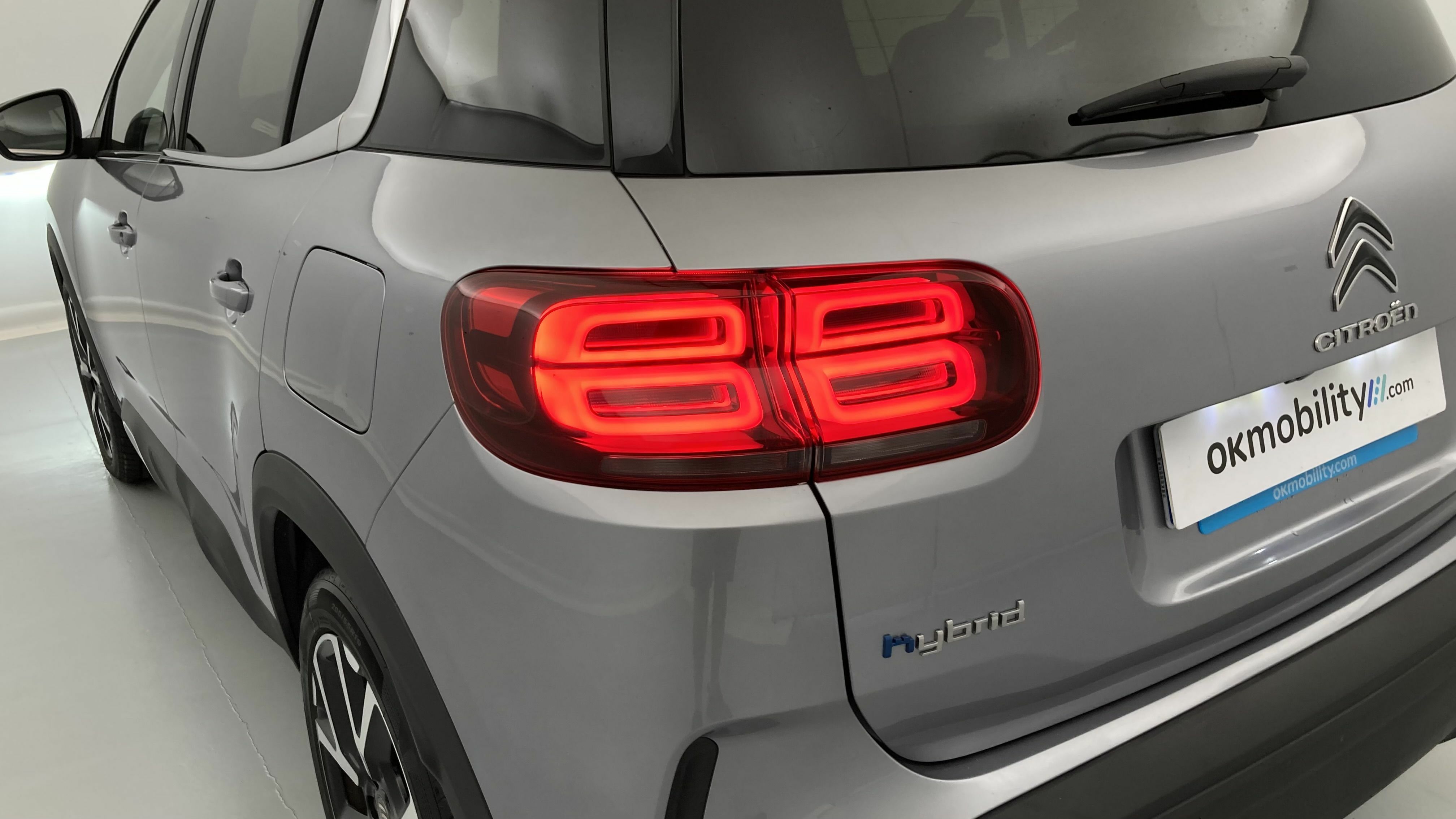 citroen c5 aircross shine 1.6 PURETECH HYBRID 225 E-EAT 2022 gris acier / negro 19