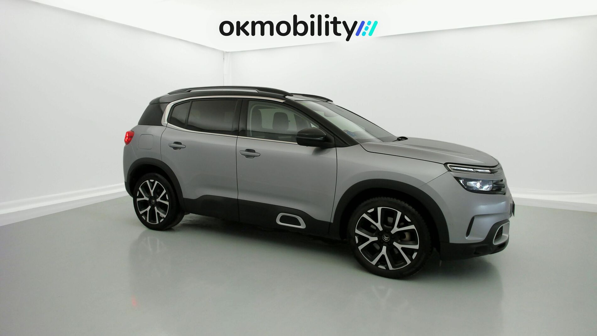 citroen c5 aircross shine 1.6 PURETECH HYBRID 225 E-EAT 2022 gris acier / negro 2