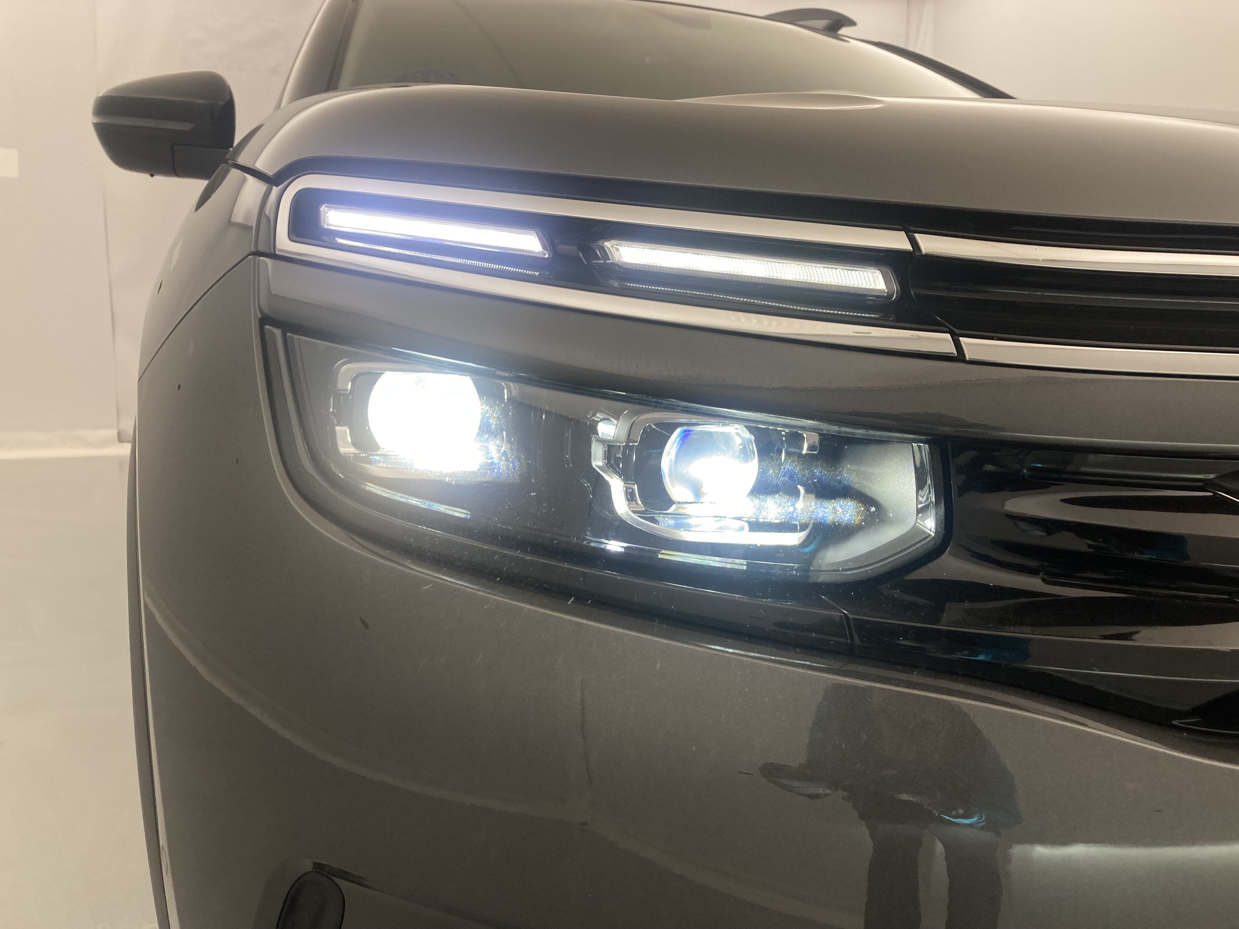 citroen c5 aircross shine 1.6 PURETECH HYBRID 225 E-EAT 2022 gris platino / negro 16