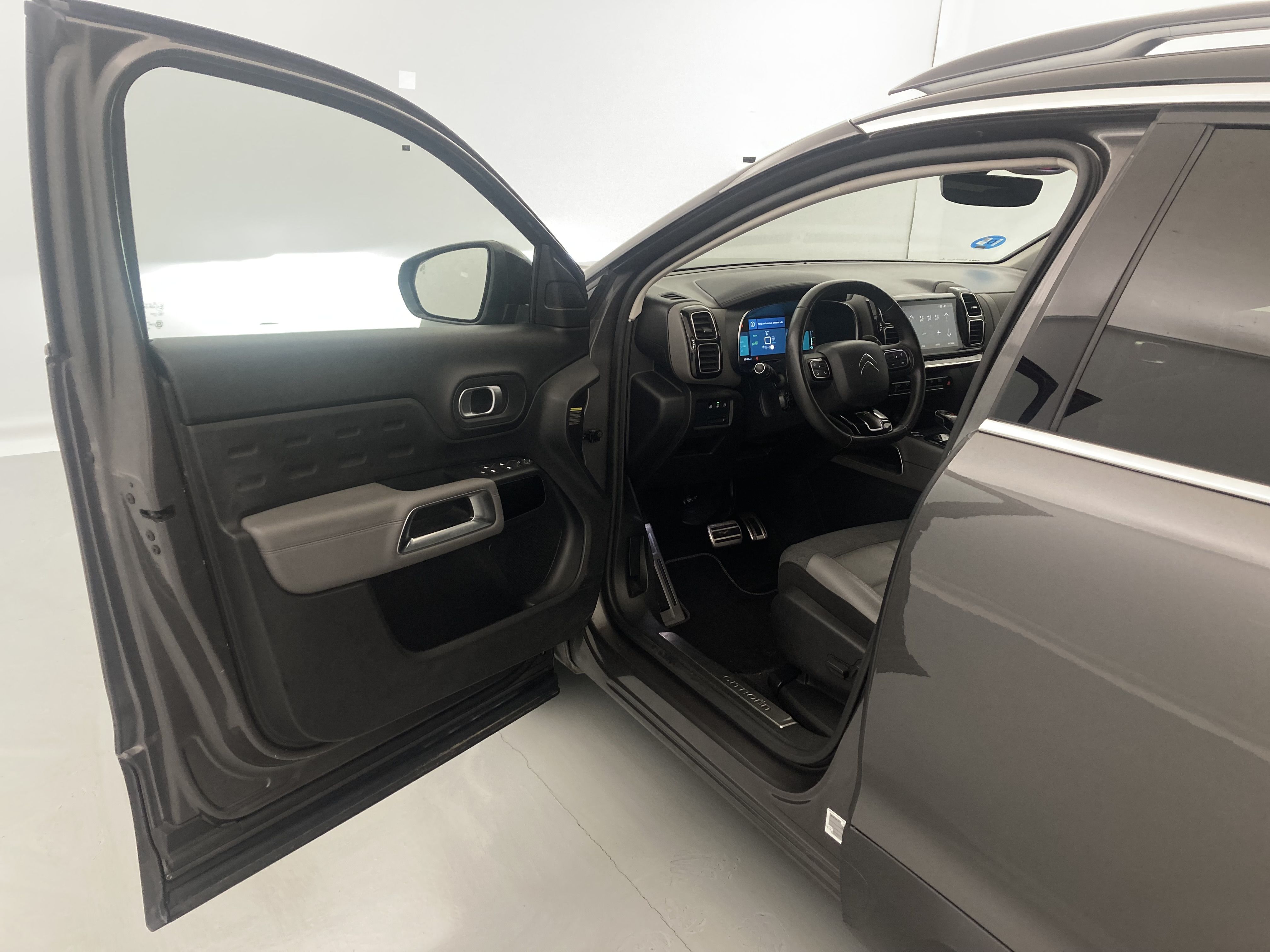 citroen c5 aircross shine 1.6 PURETECH HYBRID 225 E-EAT 2022 gris platino / negro 21