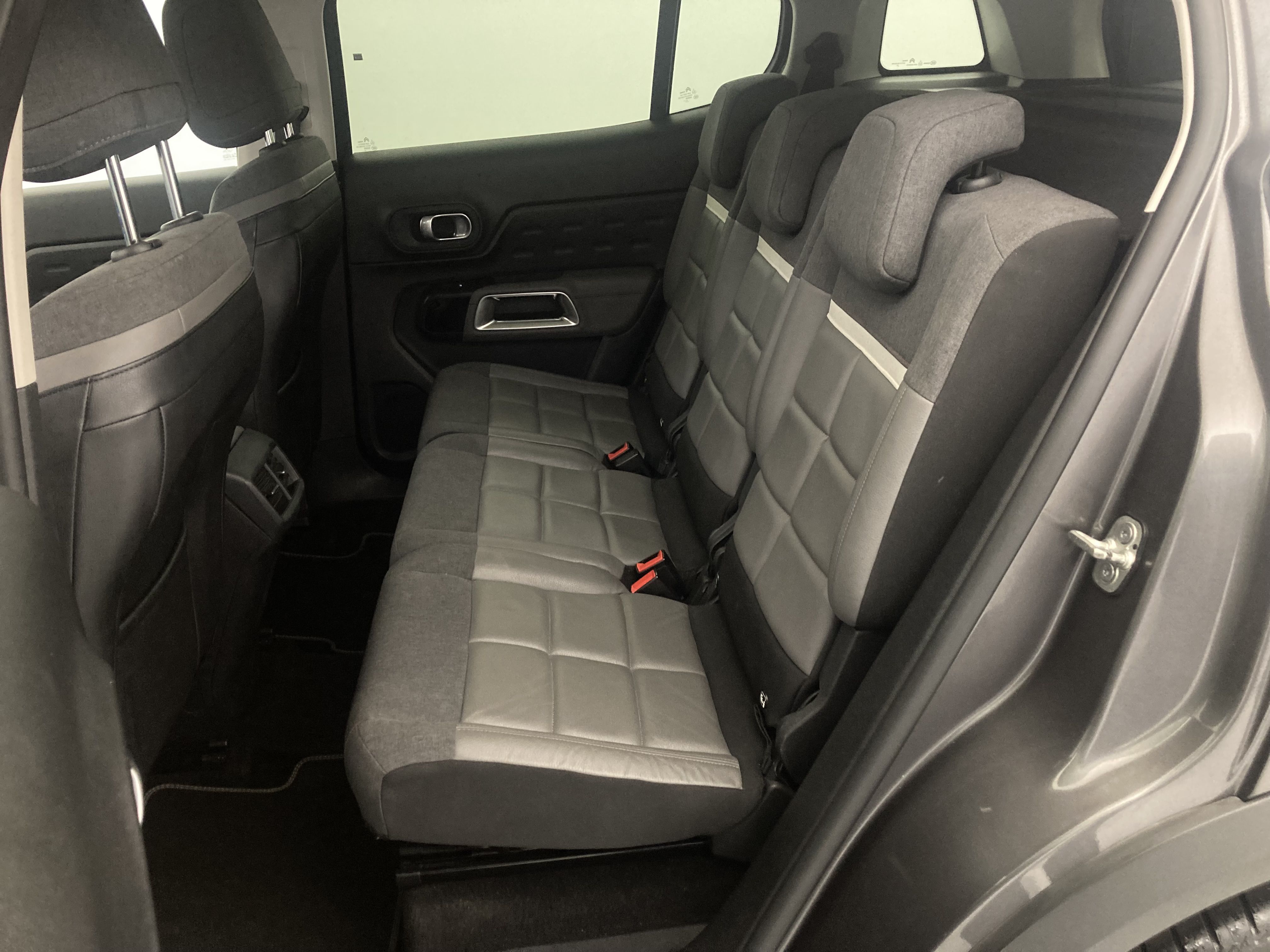 citroen c5 aircross shine 1.6 PURETECH HYBRID 225 E-EAT 2022 gris platino / negro 23