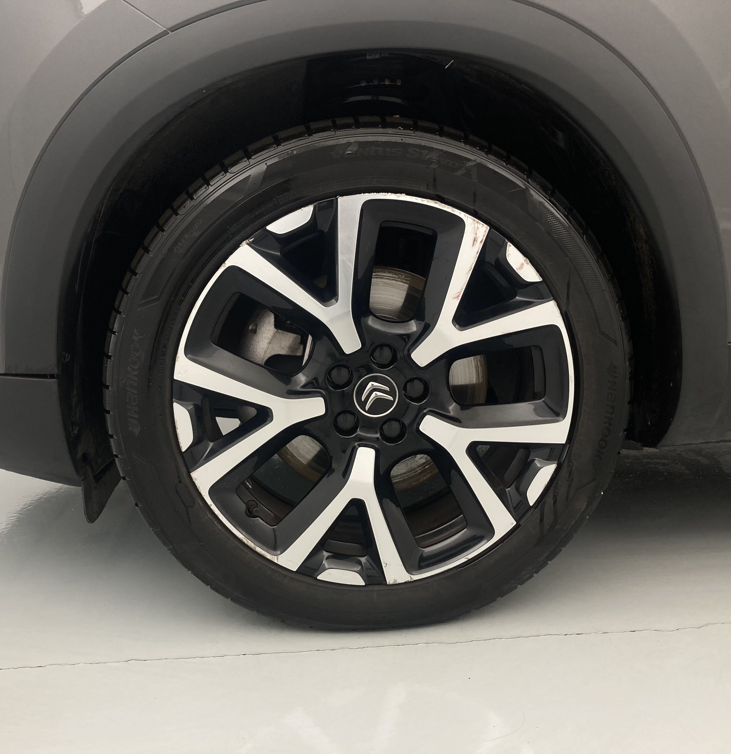 citroen c5 aircross shine 1.6 PURETECH HYBRID 225 E-EAT 2022 gris platino / negro 31