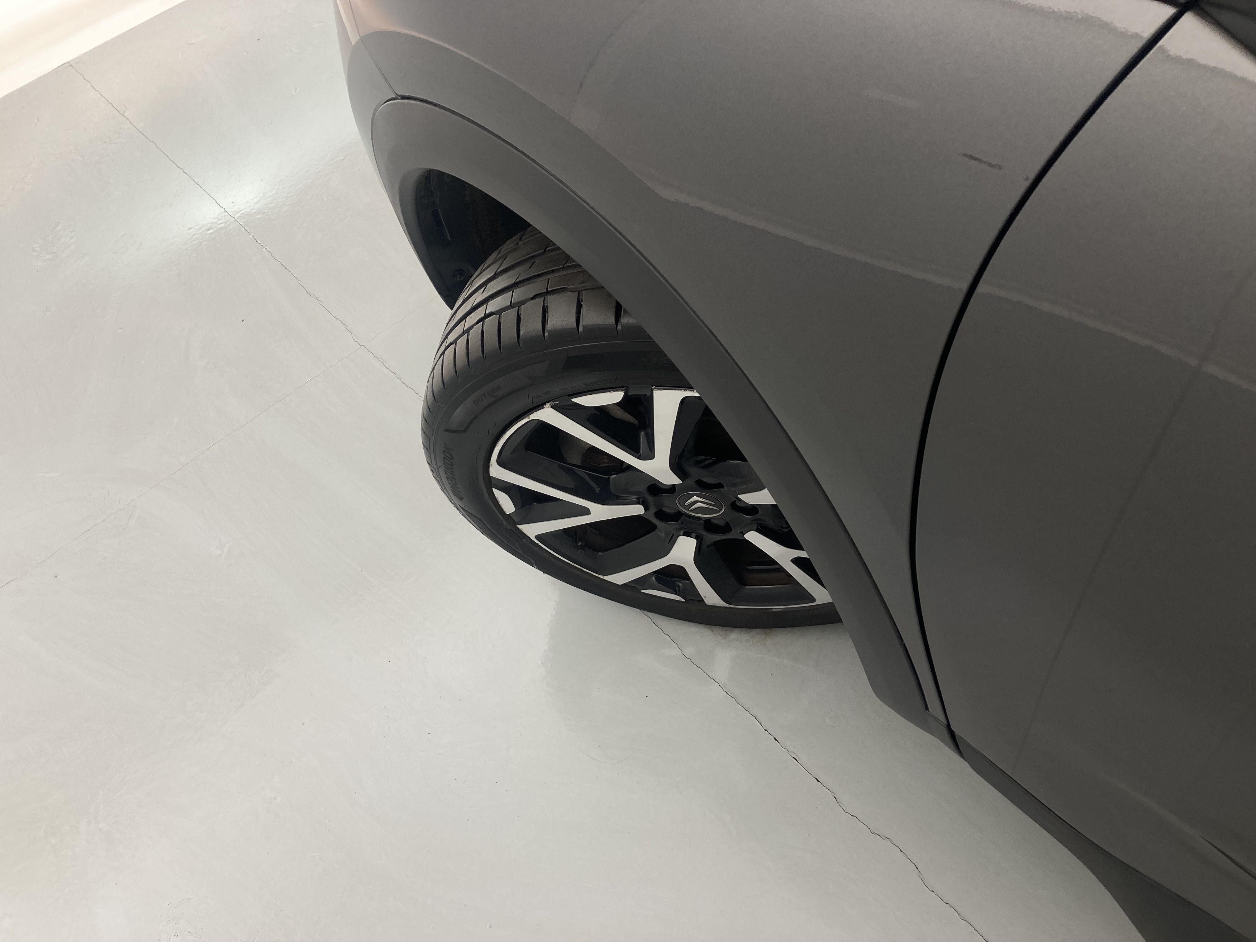 citroen c5 aircross shine 1.6 PURETECH HYBRID 225 E-EAT 2022 gris platino / negro 33